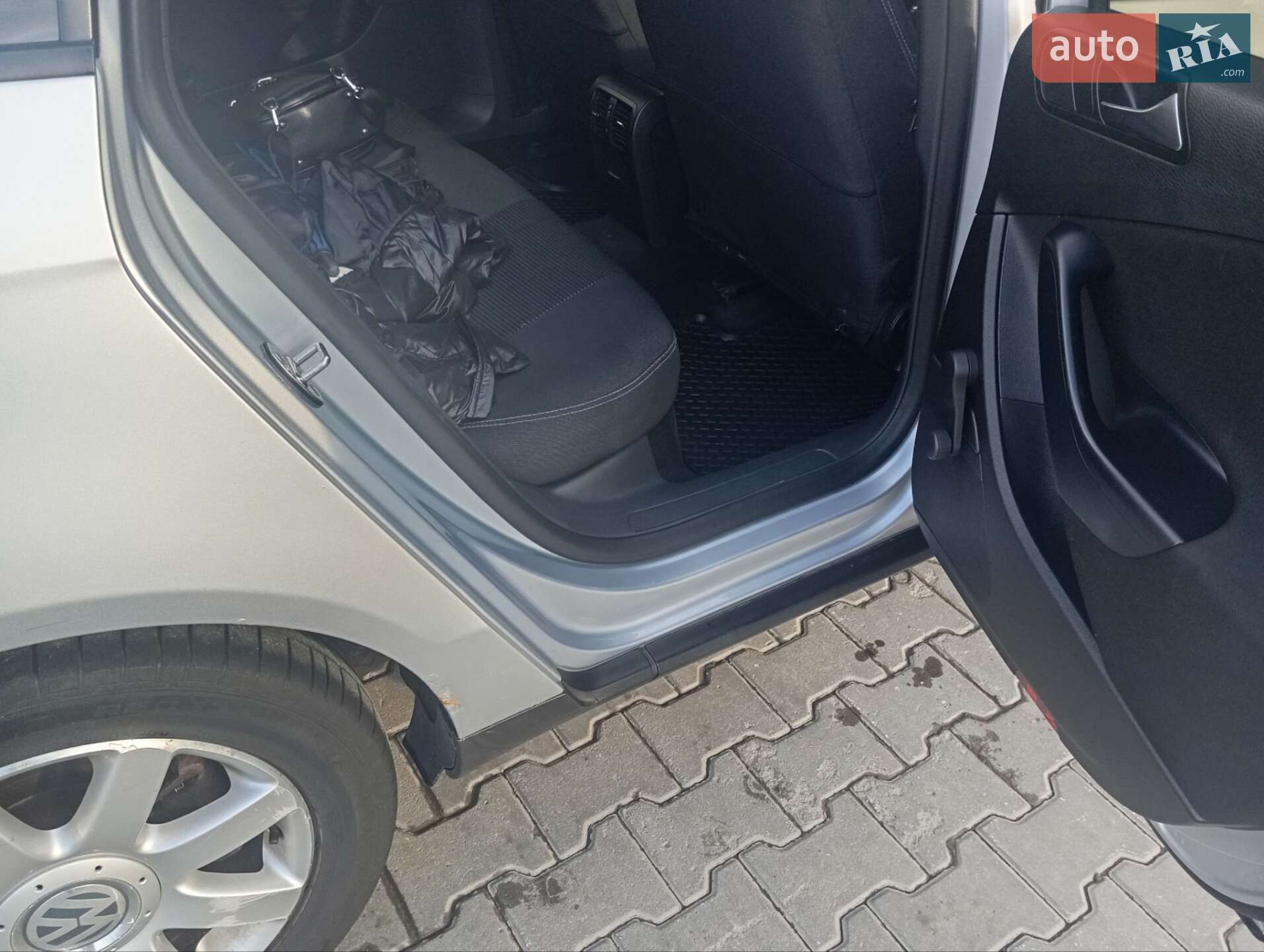 Volkswagen Passat 2010 VIN WVWZZZ3CZAE095743 фото оголошення 12 з 27
