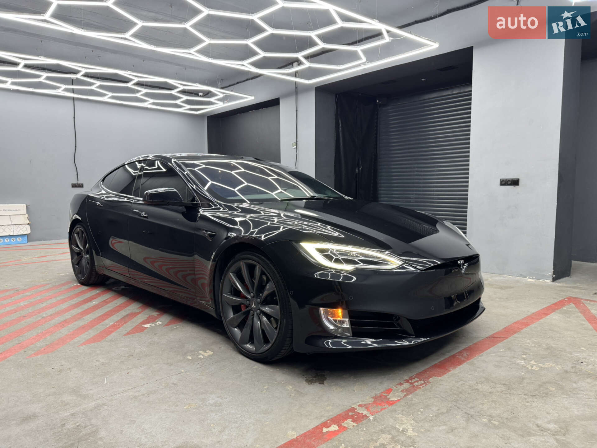 Tesla Model S 2017 VIN 5YJSA1E43HF219247 фото оголошення 4 з 28