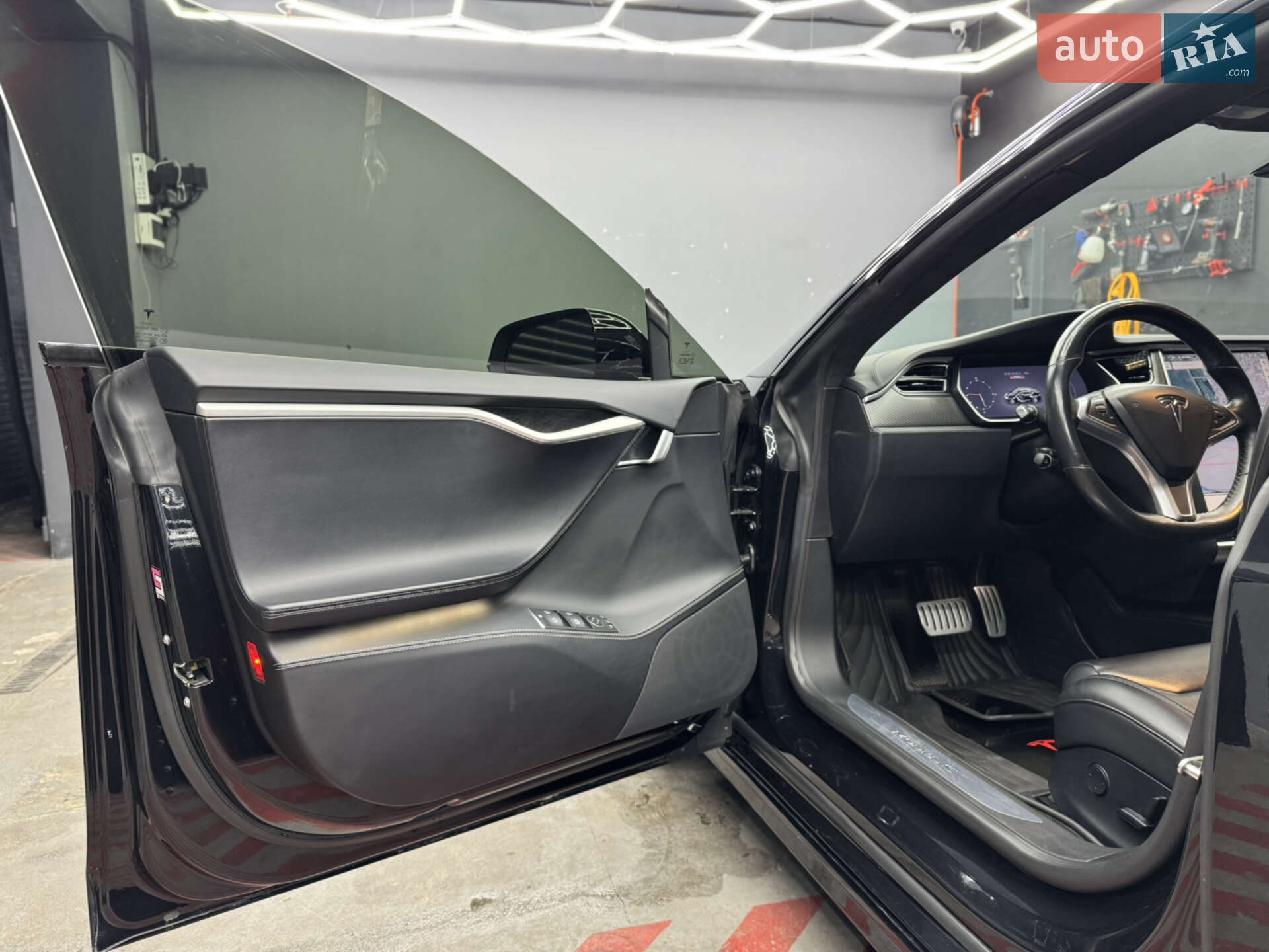 Tesla Model S 2017 VIN 5YJSA1E43HF219247 фото оголошення 12 з 28