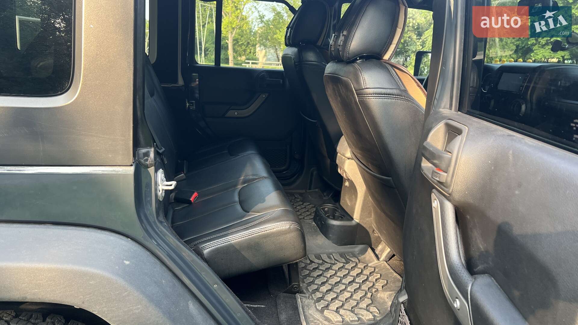 Jeep Wrangler 2016 VIN 1C4BJWDG8HL536690 фото оголошення 39 з 59