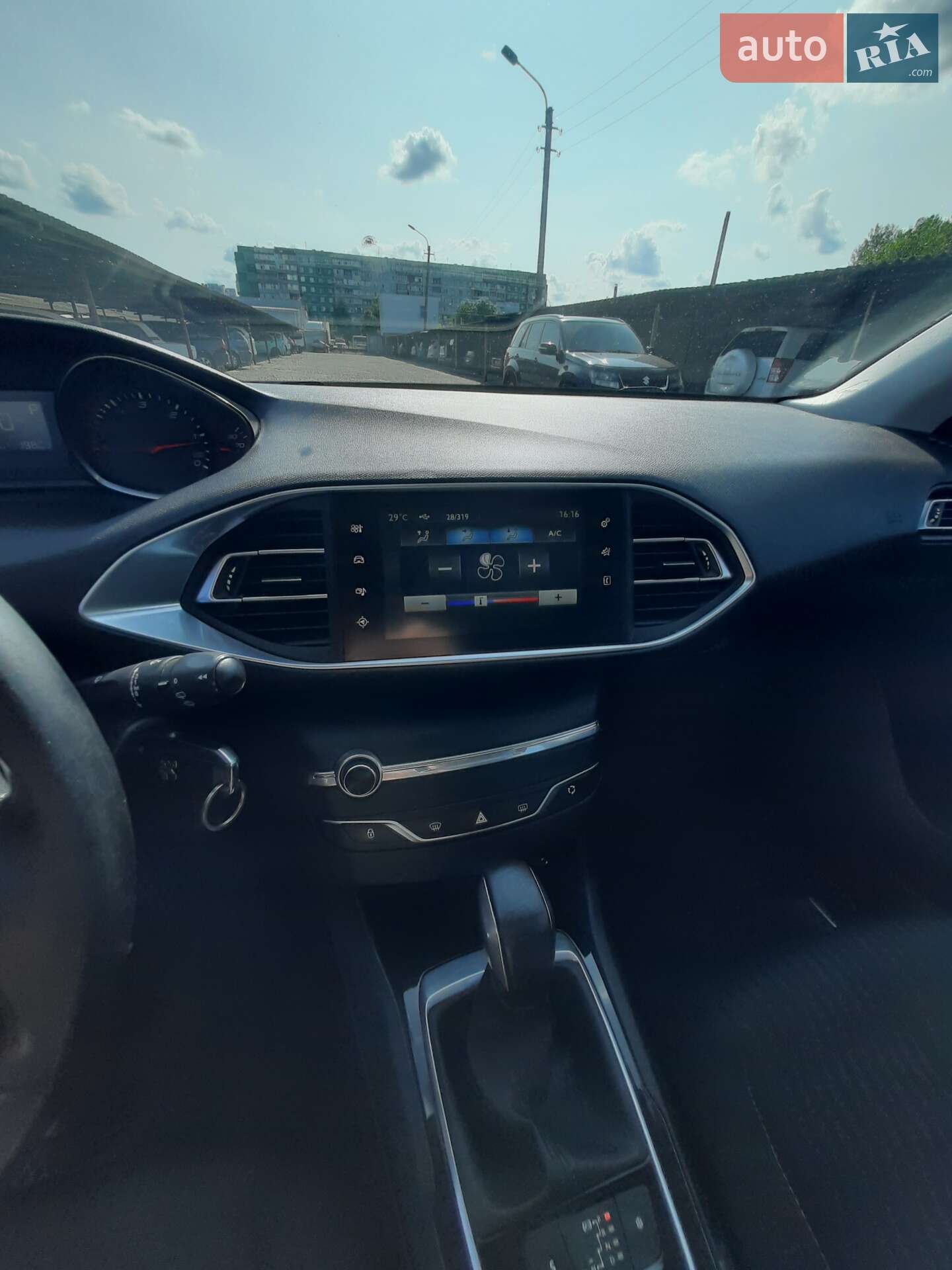 Peugeot 308 2015 VIN VF3LCBHZWFS175733 фото оголошення 2 з 39
