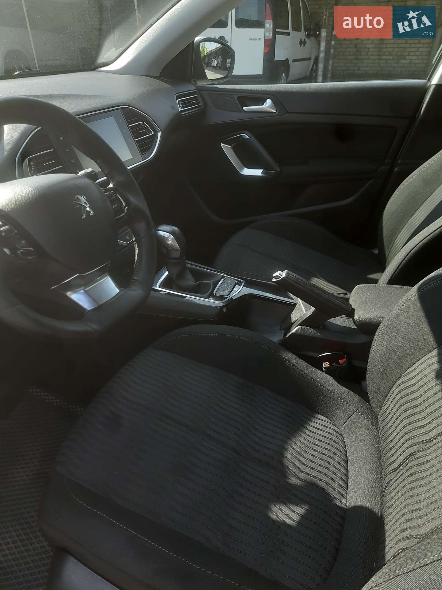 Peugeot 308 2015 VIN VF3LCBHZWFS175733 фото оголошення 3 з 39