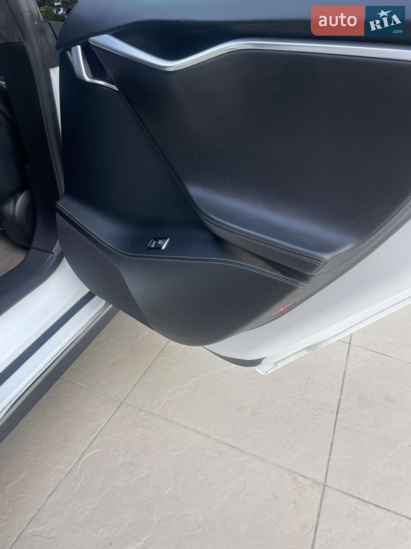 Tesla Model S 2016 VIN 5YJSA7E20GF126850 фото оголошення 9 з 27