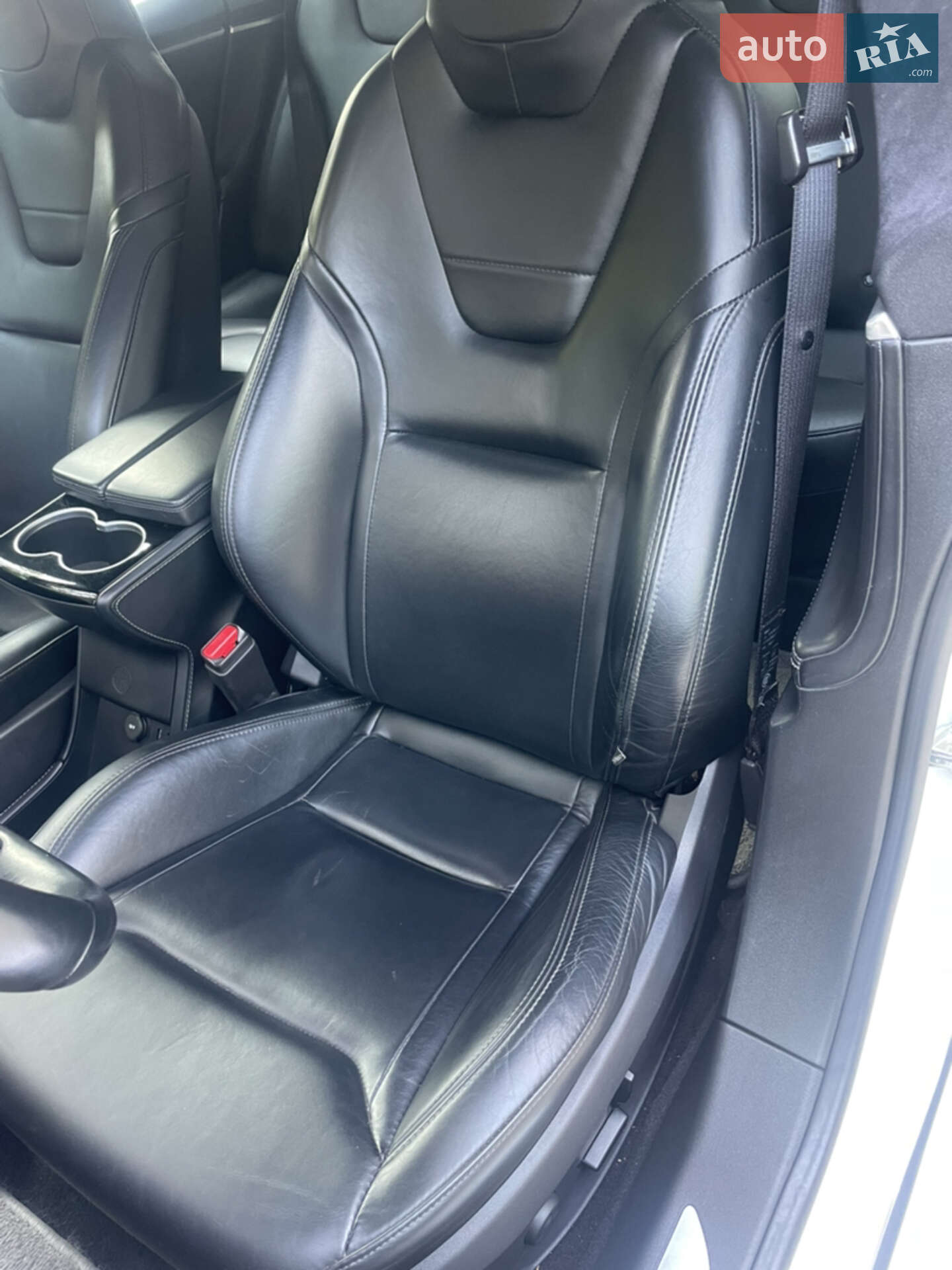 Tesla Model S 2016 VIN 5YJSA7E20GF126850 фото оголошення 18 з 27
