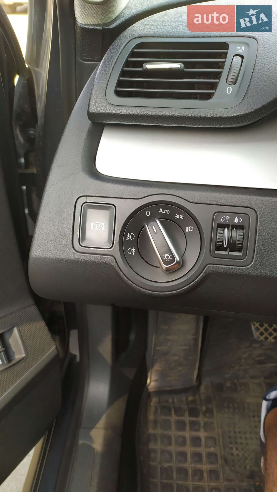 Volkswagen Passat 2010 VIN WVWZZZ3CZAE087795 фото оголошення 5 з 12