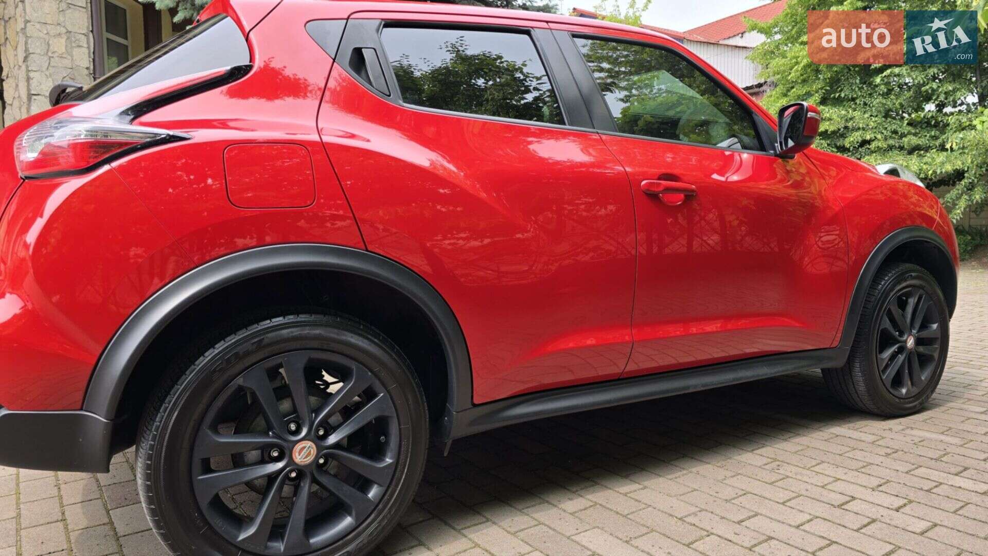 Nissan Juke 2017 VIN SJNFBAF15U7356016 фото оголошення 2 з 14