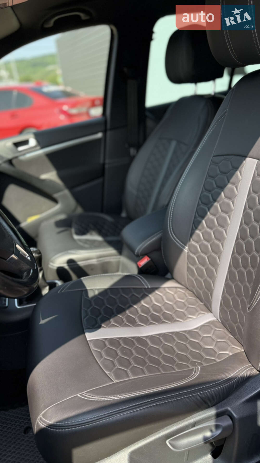 Volkswagen Tiguan 2013 VIN WVGZZZ5NZEW012926 фото оголошення 2 з 5