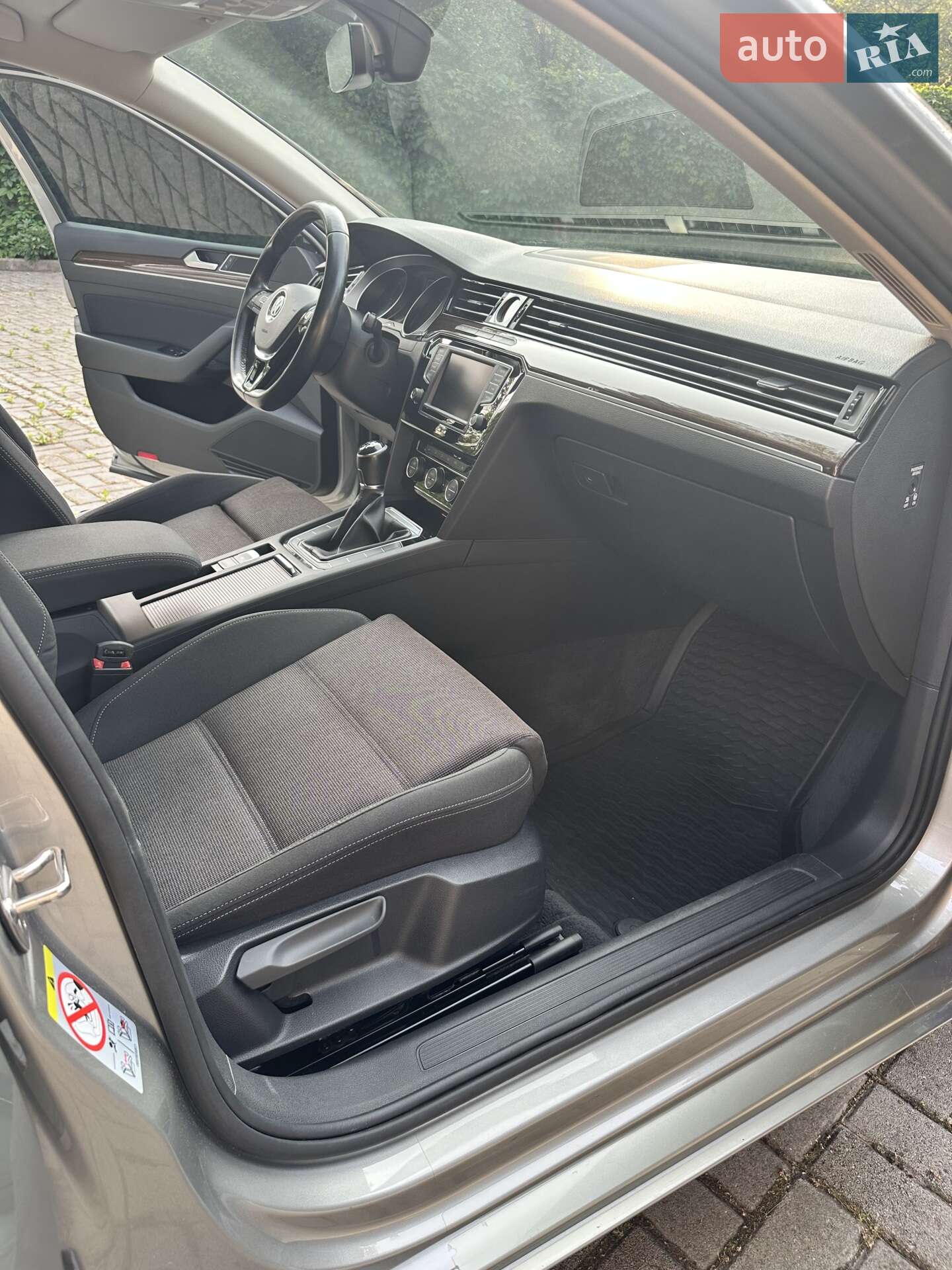 Volkswagen Passat 2017 VIN WVWZZZ3CZHE176742 фото оголошення 18 з 24