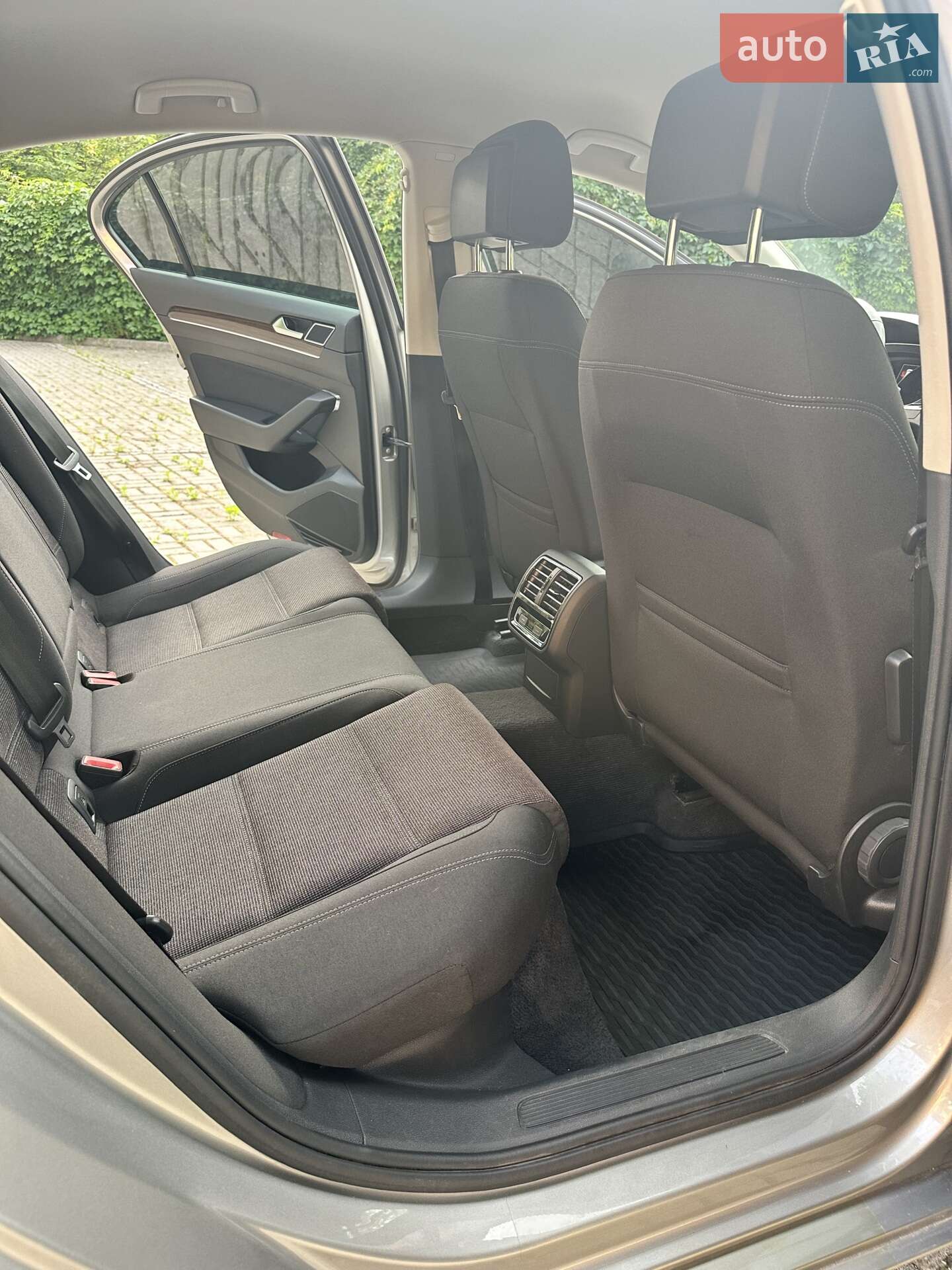 Volkswagen Passat 2017 VIN WVWZZZ3CZHE176742 фото оголошення 19 з 24