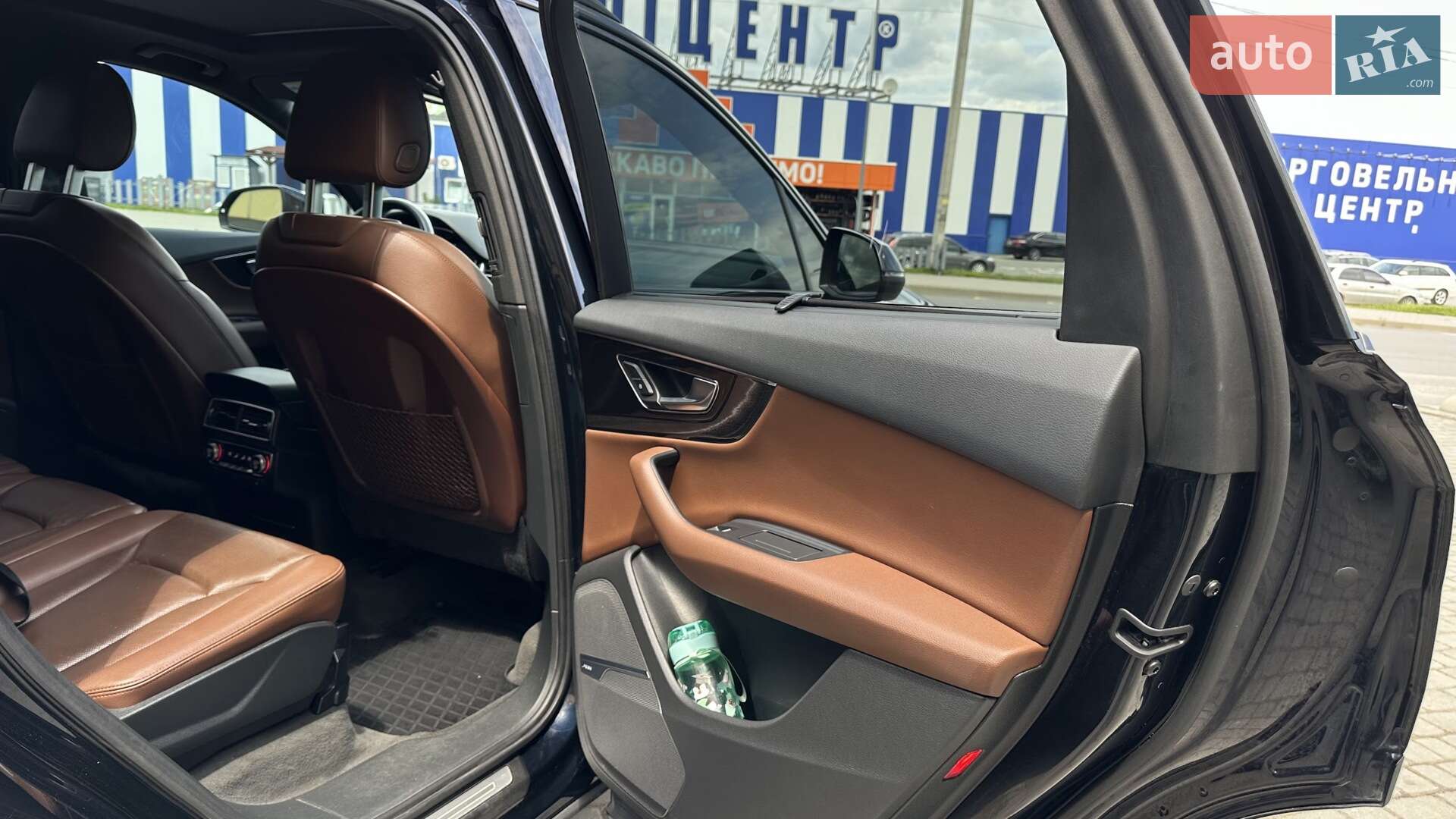 Audi Q7 2016 VIN WA1VAAF71HD032743 фото оголошення 52 з 63