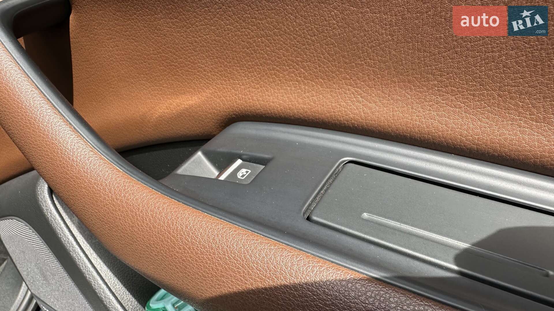 Audi Q7 2016 VIN WA1VAAF71HD032743 фото оголошення 53 з 63