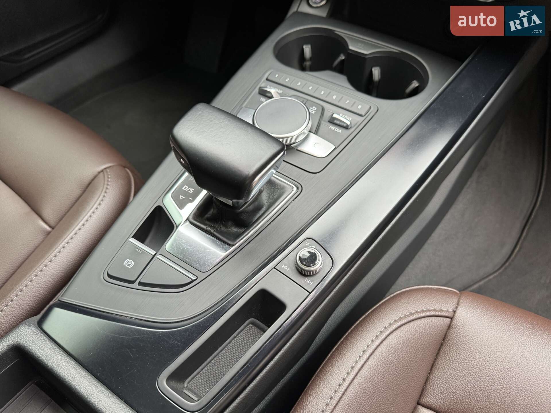 Audi A4 2016 VIN WAUZZZF42HA007949 фото оголошення 32 з 52
