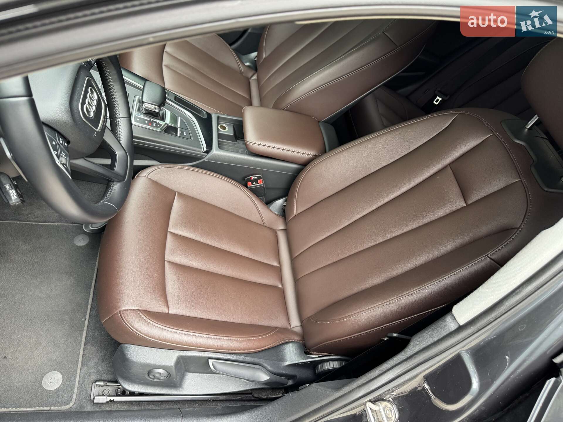 Audi A4 2016 VIN WAUZZZF42HA007949 фото оголошення 33 з 52