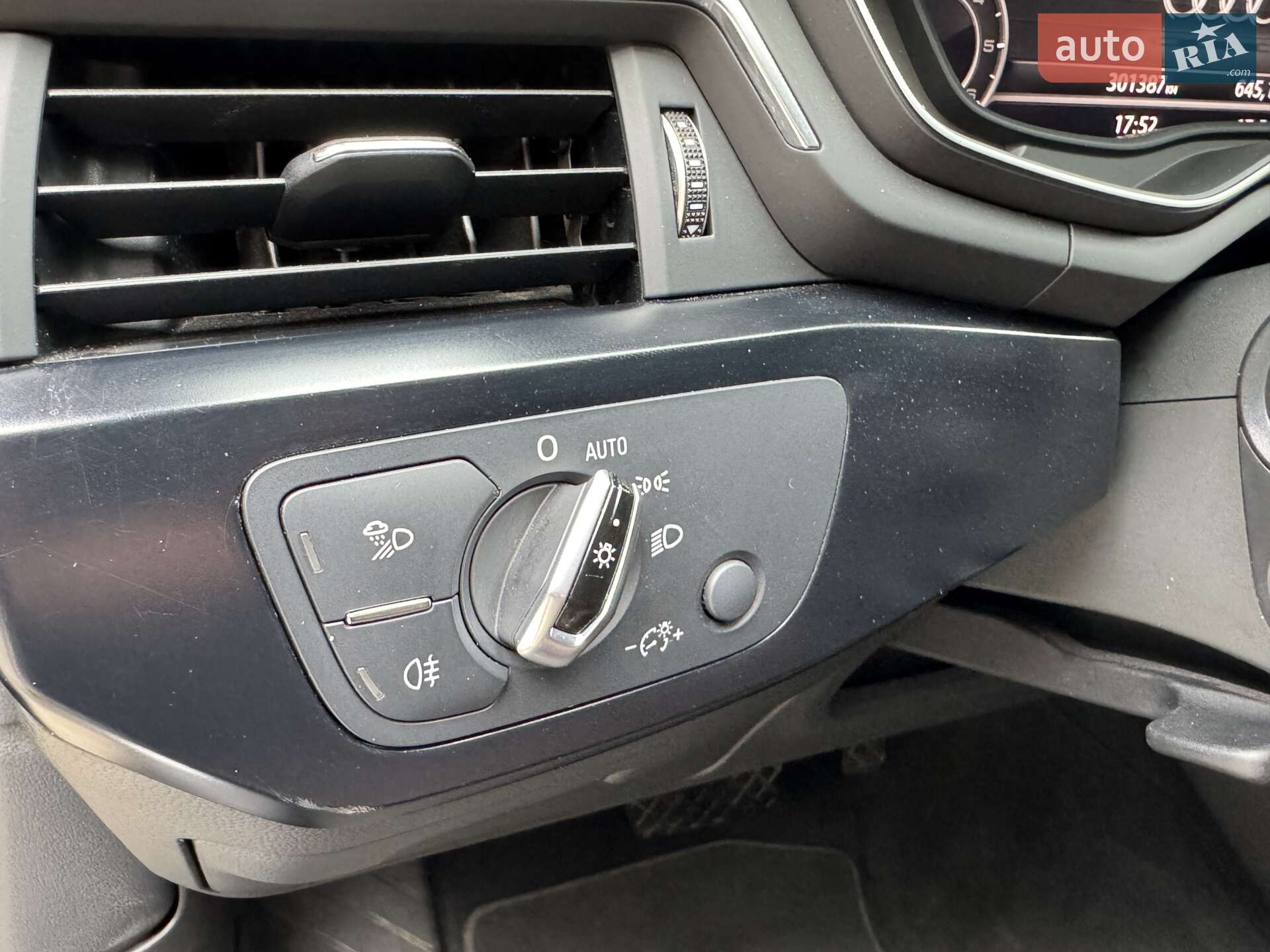 Audi A4 2016 VIN WAUZZZF42HA007949 фото оголошення 41 з 52