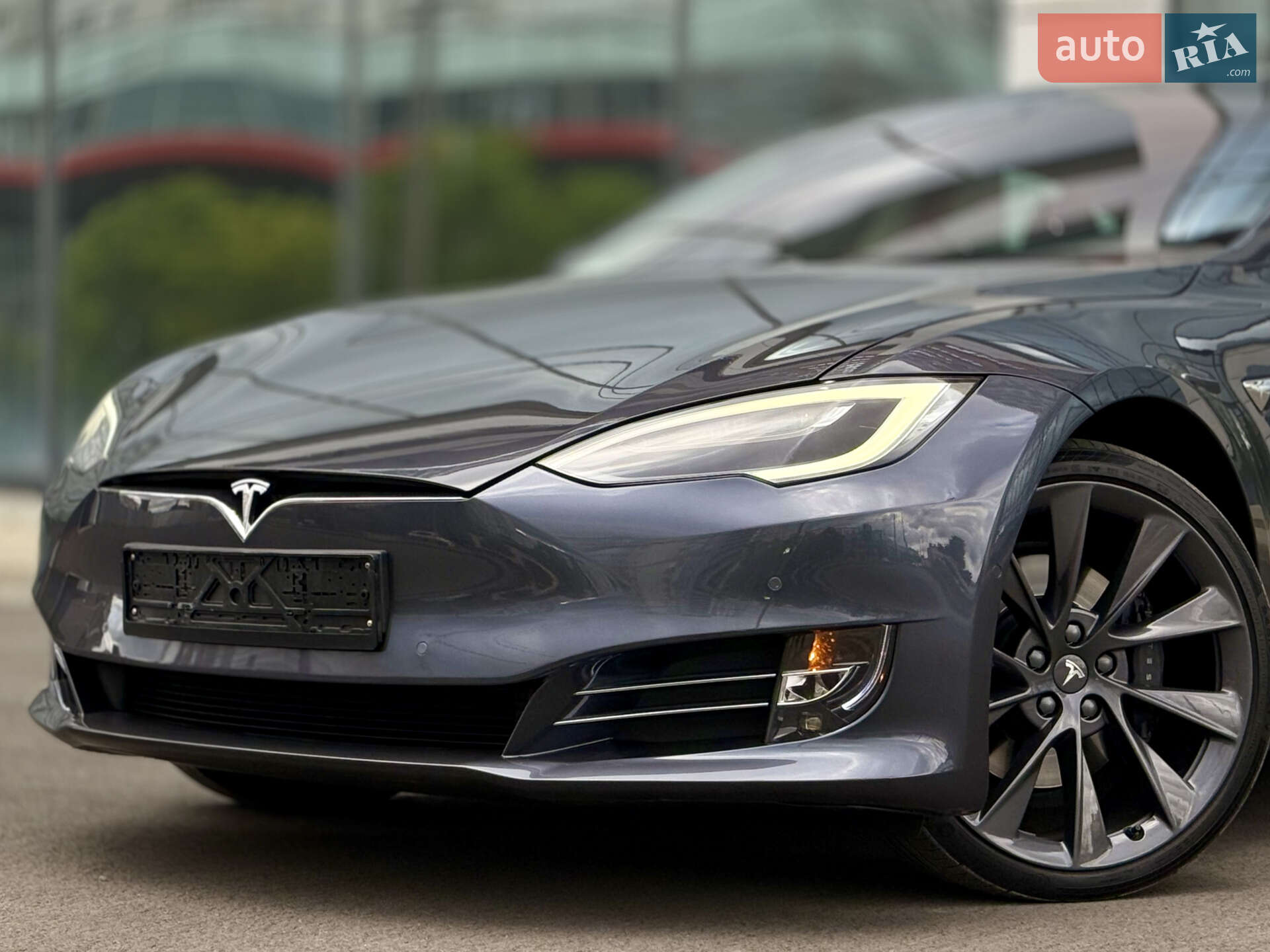 Tesla Model S 2018 VIN 5YJSA1E20JF292029 фото оголошення 2 з 19