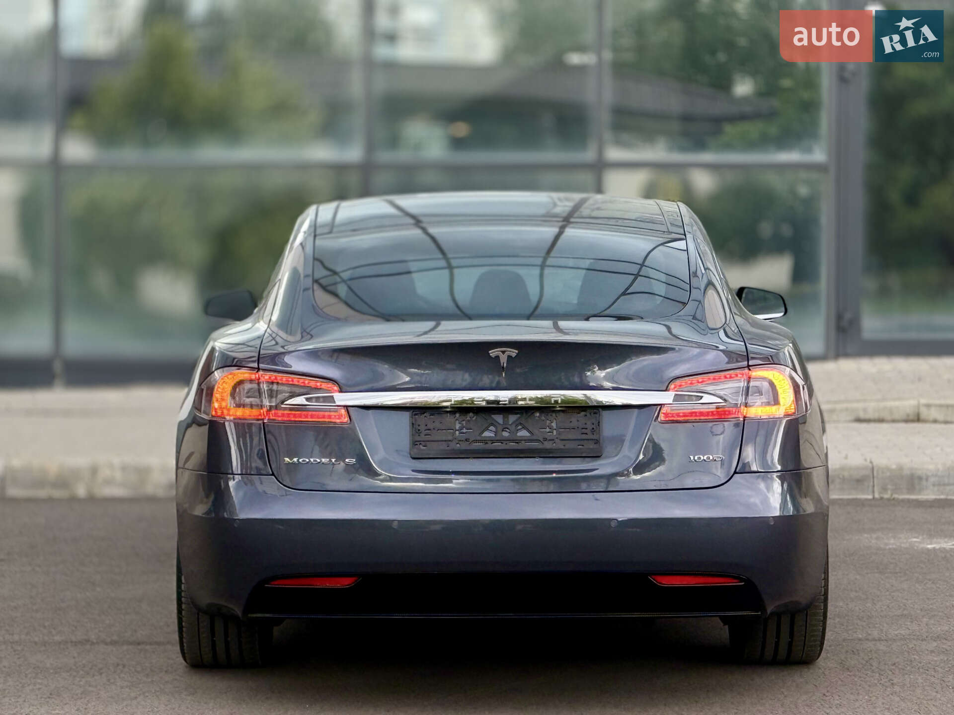 Tesla Model S 2018 VIN 5YJSA1E20JF292029 фото оголошення 7 з 19