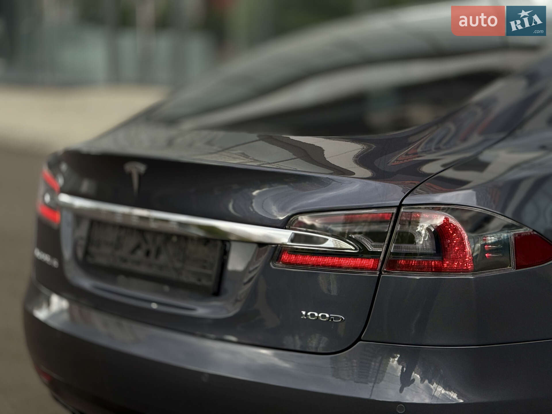 Tesla Model S 2018 VIN 5YJSA1E20JF292029 фото оголошення 9 з 19