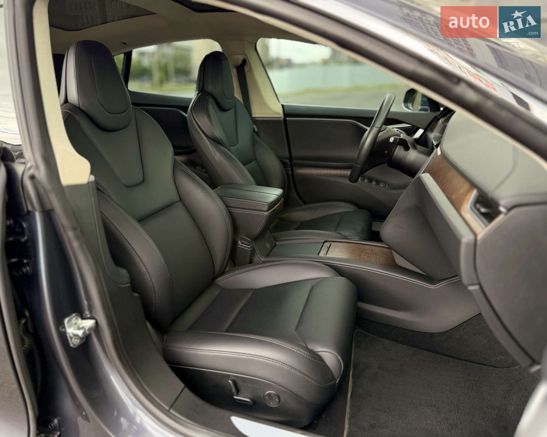 Tesla Model S 2018 VIN 5YJSA1E20JF292029 фото оголошення 13 з 19