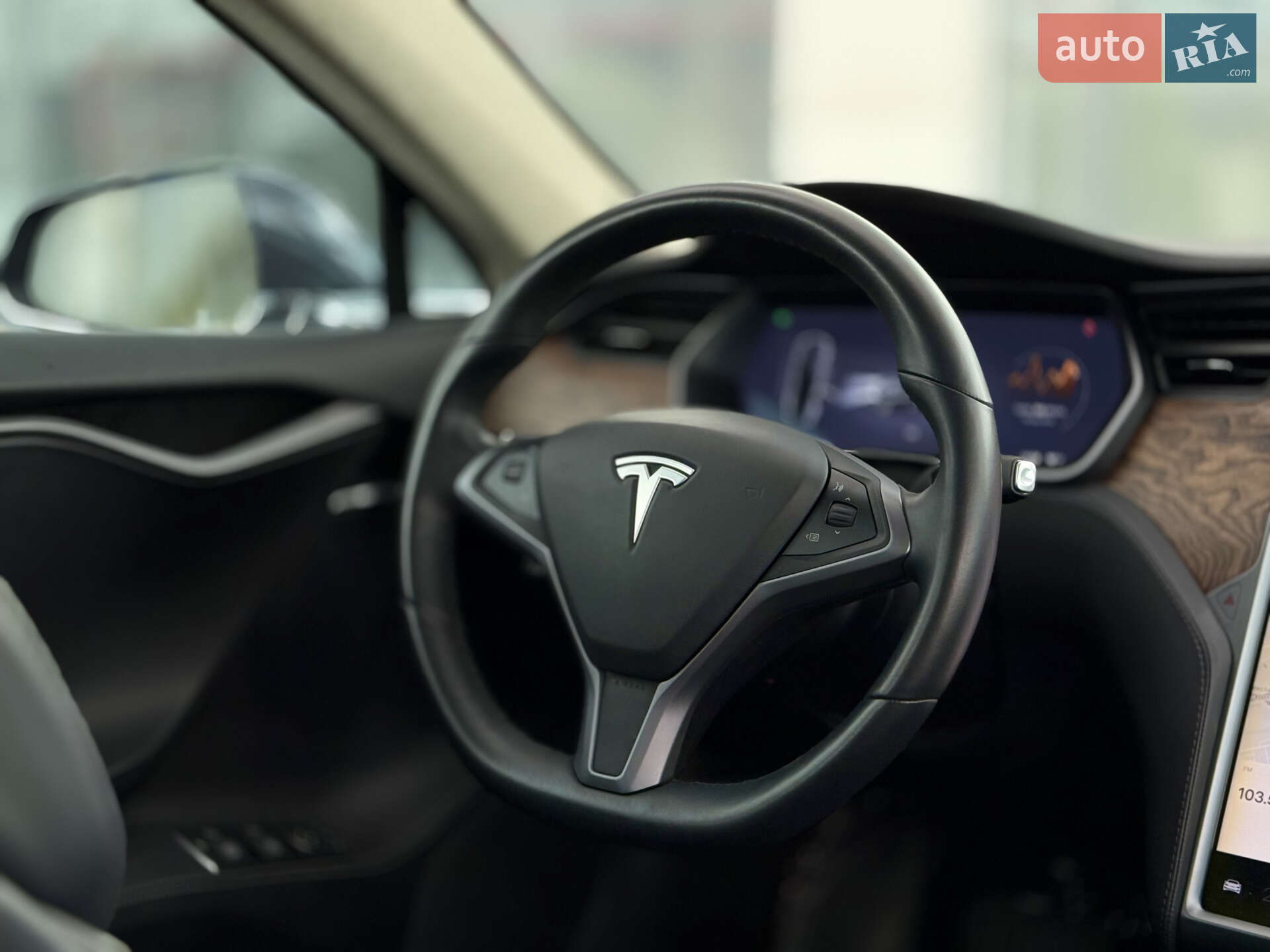 Tesla Model S 2018 VIN 5YJSA1E20JF292029 фото оголошення 14 з 19