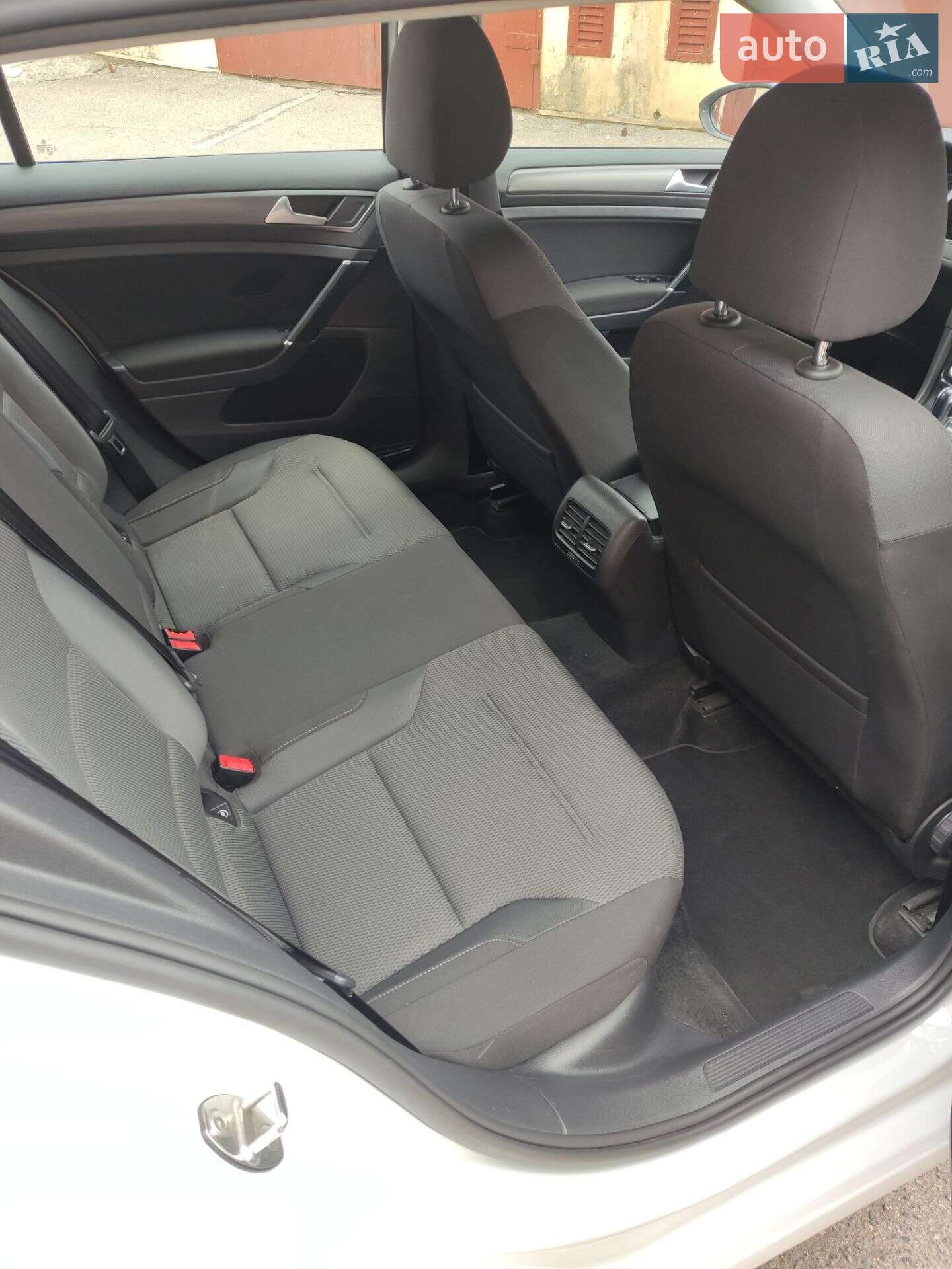 Volkswagen e-Golf 2017 VIN WVWZZZAUZJ8900710 фото оголошення 15 з 26