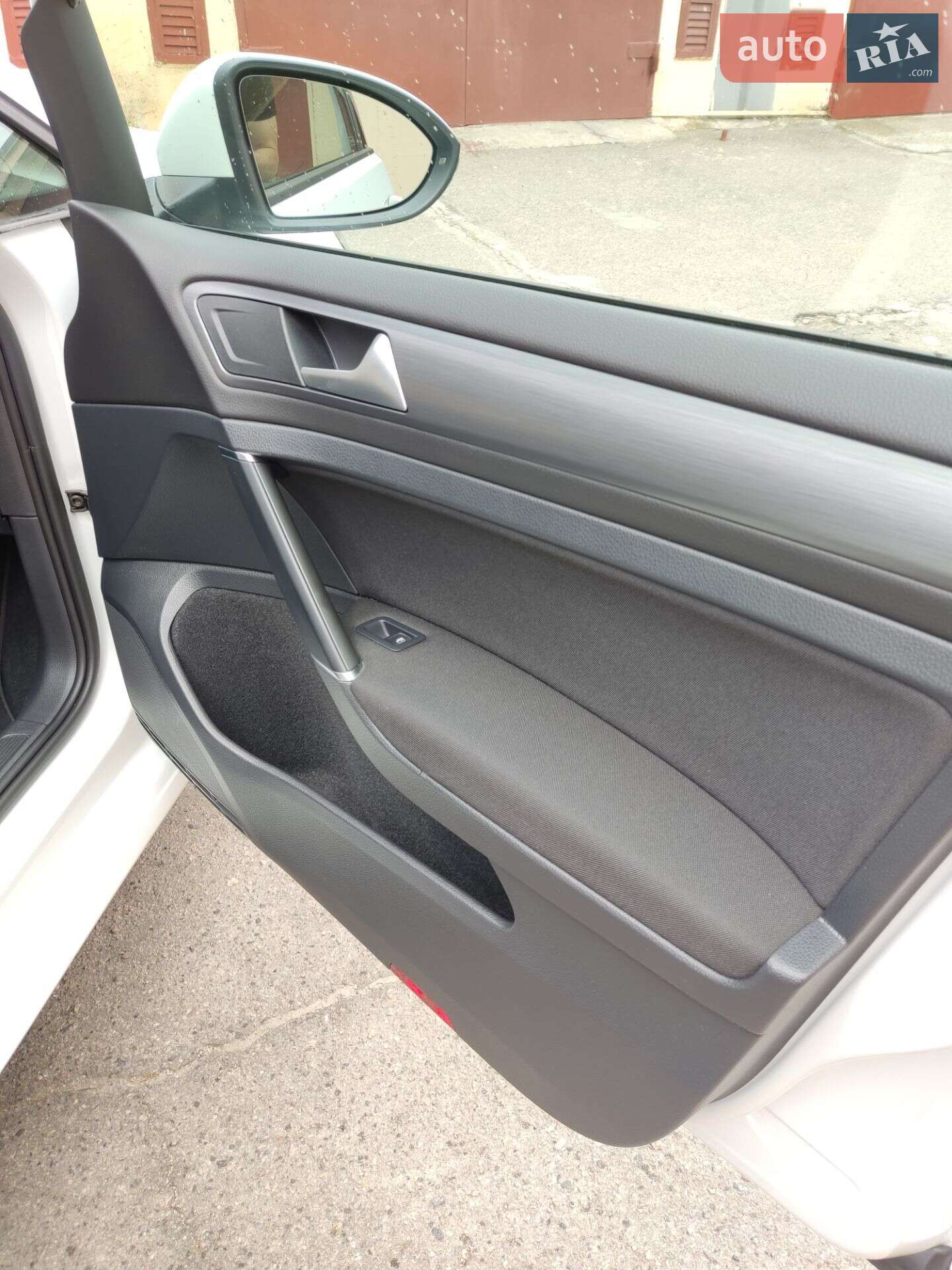 Volkswagen e-Golf 2017 VIN WVWZZZAUZJ8900710 фото оголошення 19 з 26