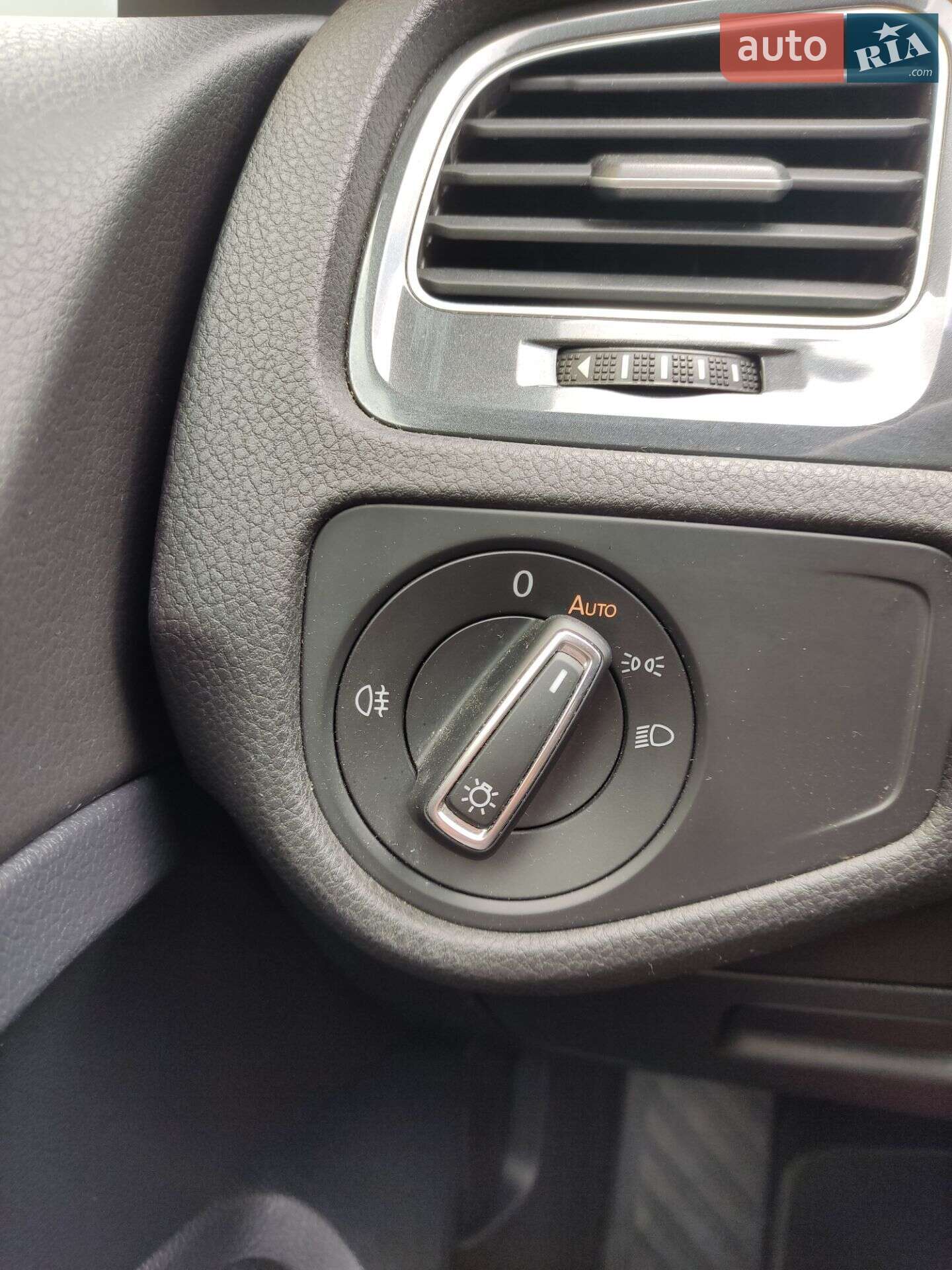 Volkswagen e-Golf 2017 VIN WVWZZZAUZJ8900710 фото оголошення 20 з 26