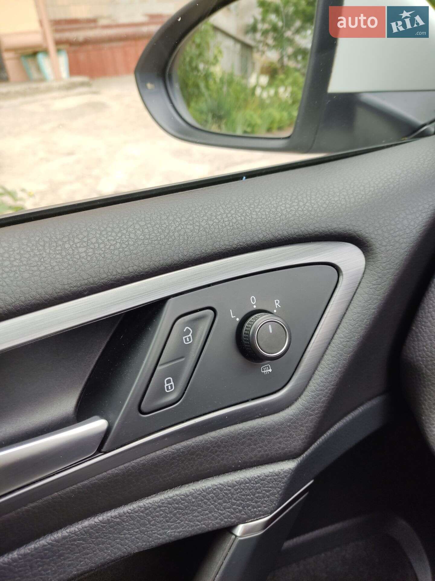 Volkswagen e-Golf 2017 VIN WVWZZZAUZJ8900710 фото оголошення 21 з 26