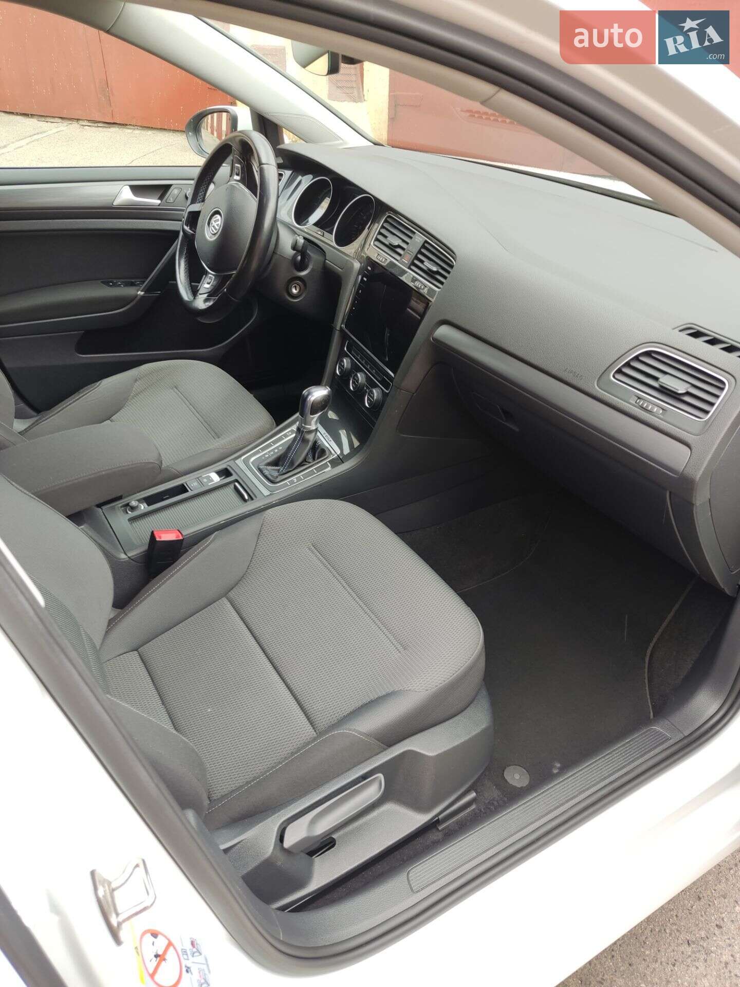 Volkswagen e-Golf 2017 VIN WVWZZZAUZJ8900710 фото оголошення 26 з 26