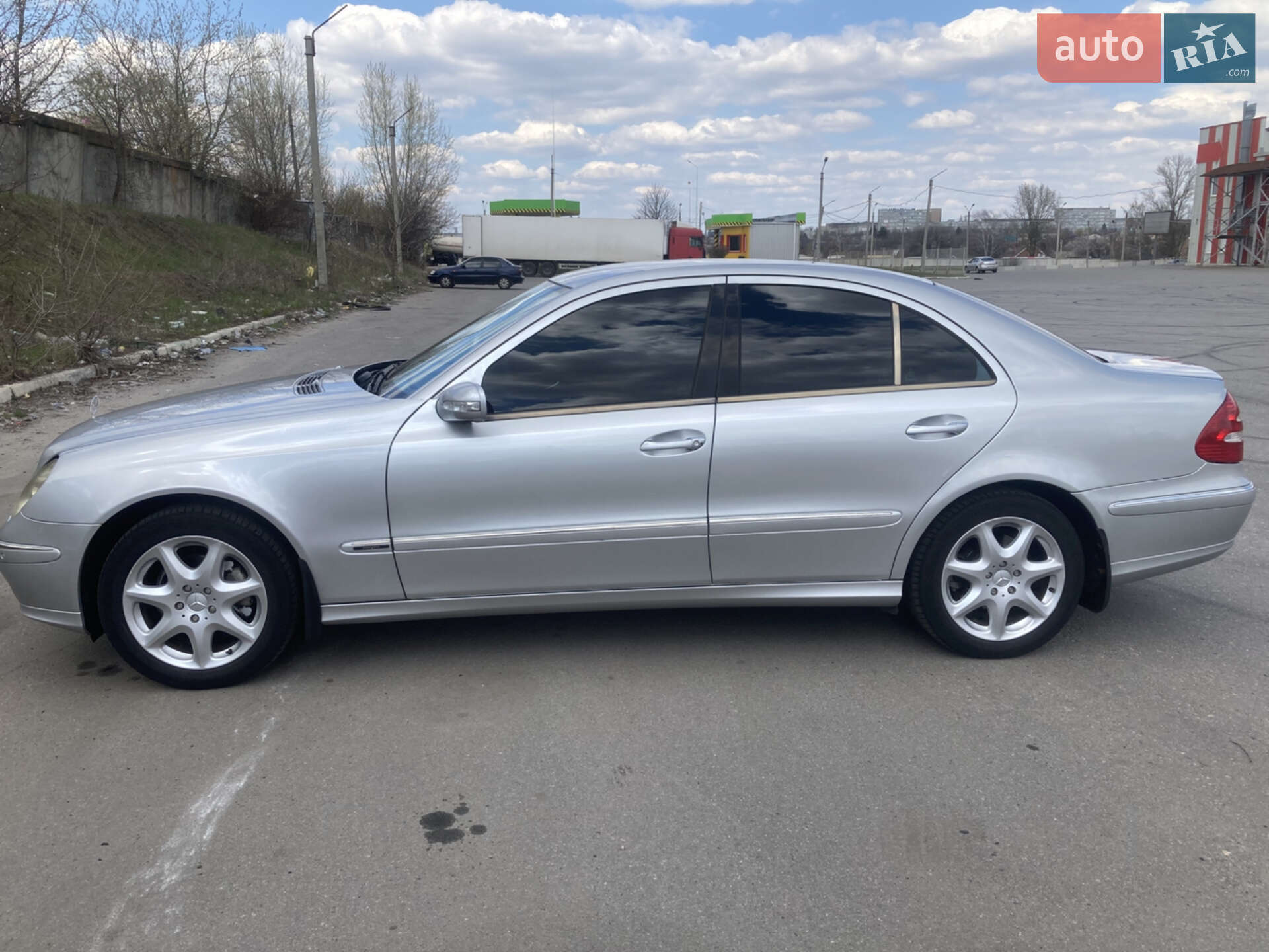 Mercedes-Benz E-Class 2005 VIN Y6D2110425A692671 фото оголошення 3 з 18