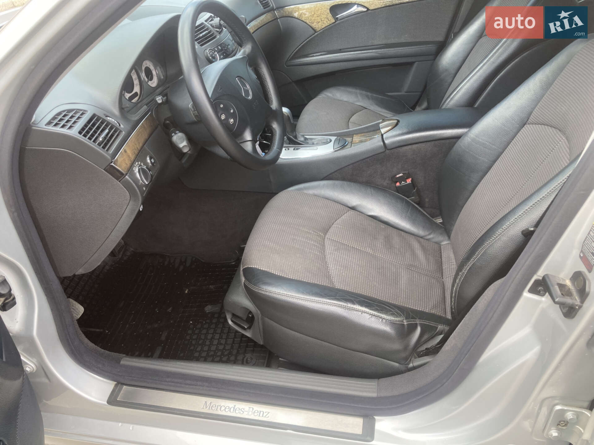 Mercedes-Benz E-Class 2005 VIN Y6D2110425A692671 фото оголошення 7 з 18
