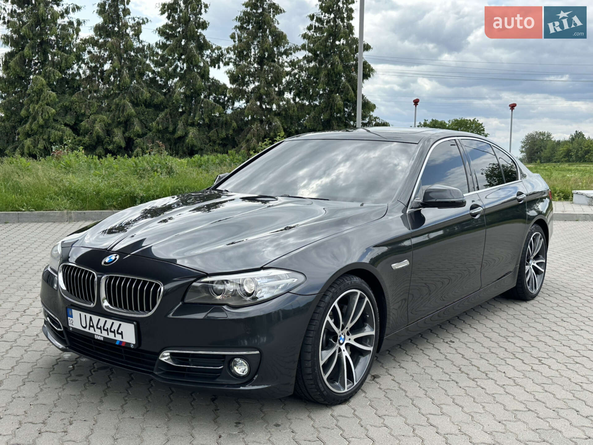 BMW 5 Series 2013 VIN WBAFV3C5XED684282 фото оголошення 2 з 15
