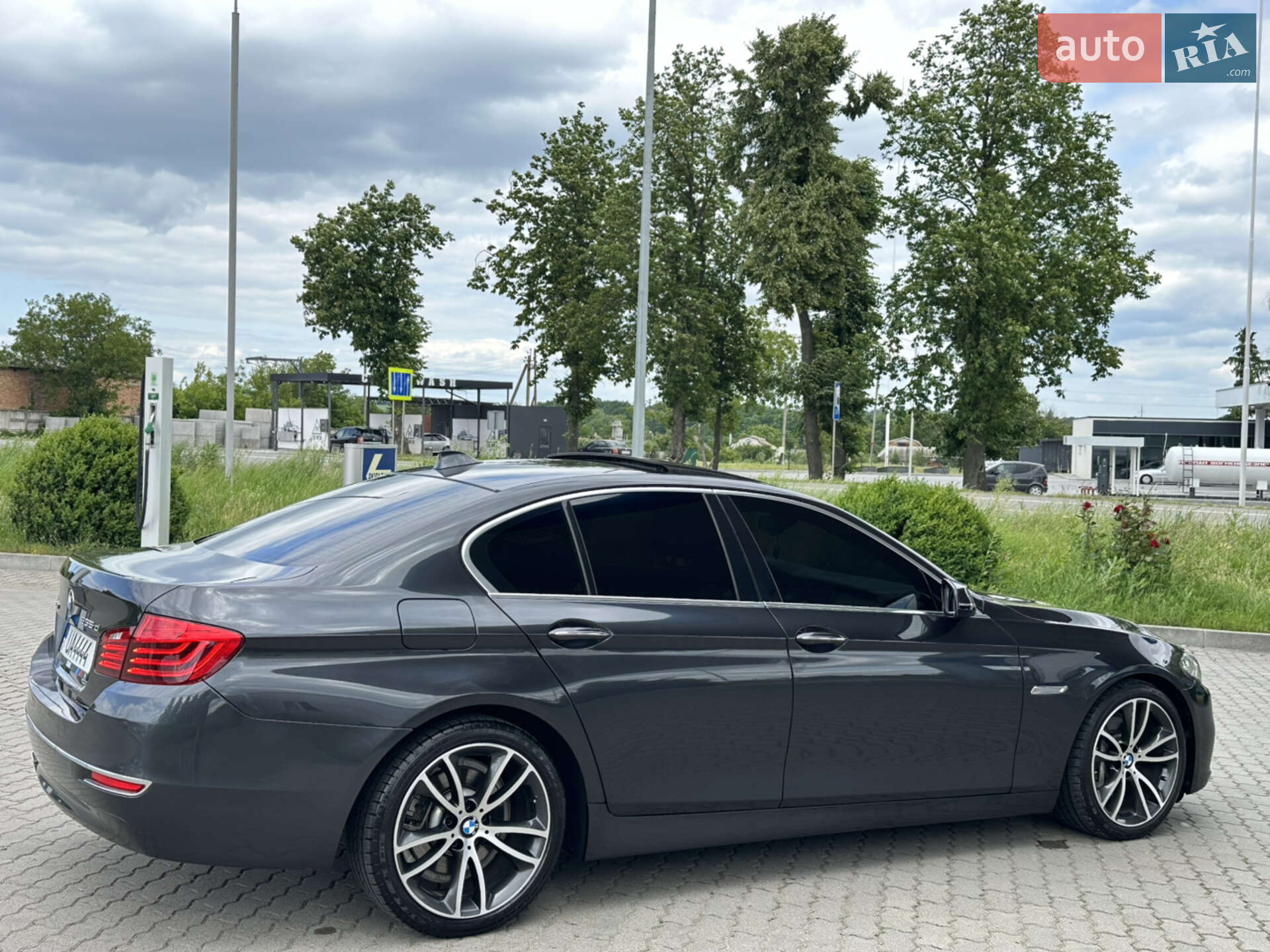BMW 5 Series 2013 VIN WBAFV3C5XED684282 фото оголошення 12 з 15