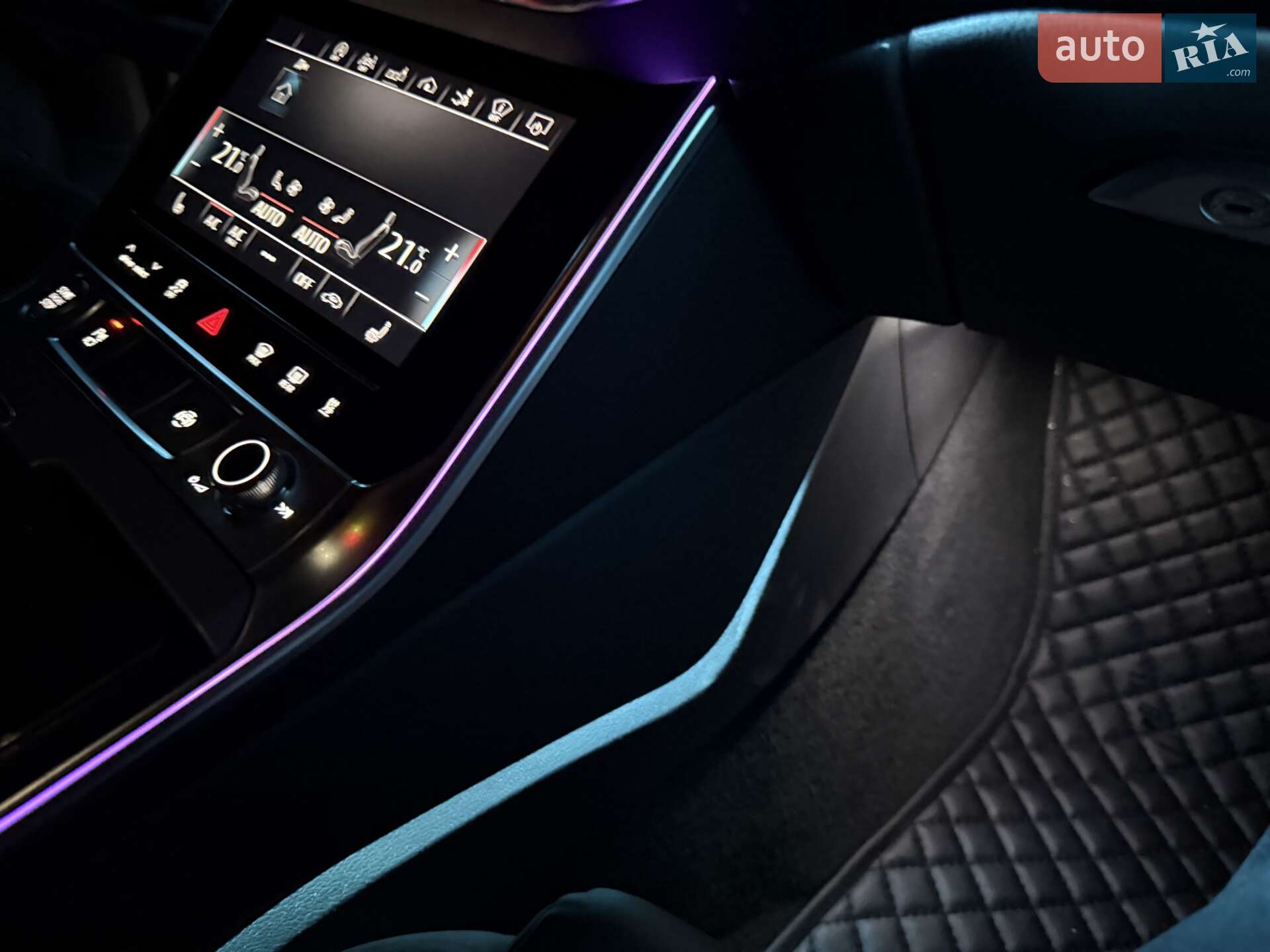 Audi A7 Sportback 2018 VIN WAUZZZF2XKN027798 фото оголошення 10 з 61