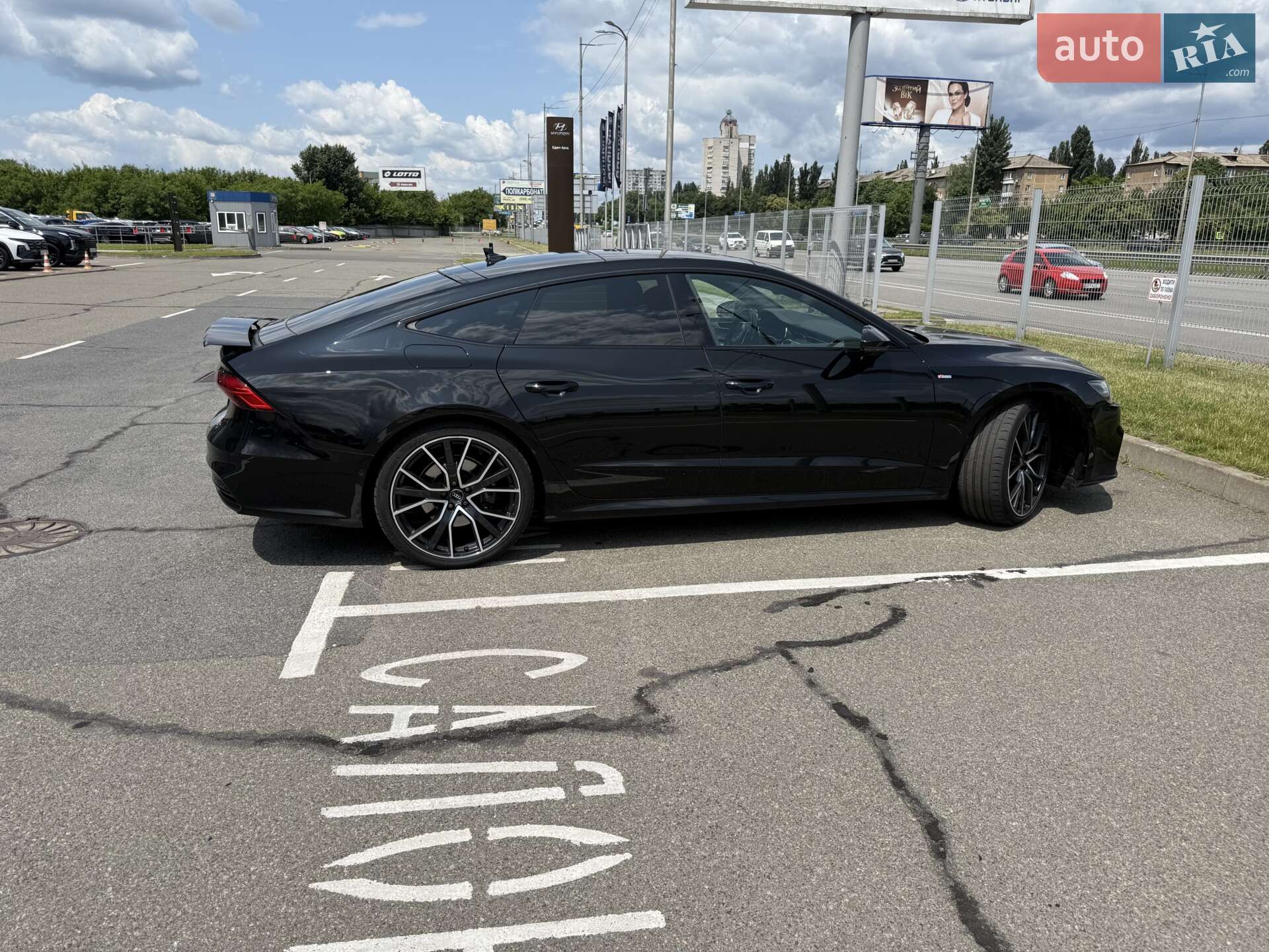 Audi A7 Sportback 2018 VIN WAUZZZF2XKN027798 фото оголошення 13 з 31