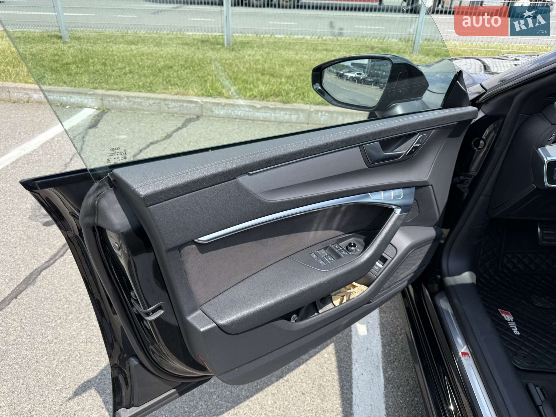 Audi A7 Sportback 2018 VIN WAUZZZF2XKN027798 фото оголошення 18 з 61