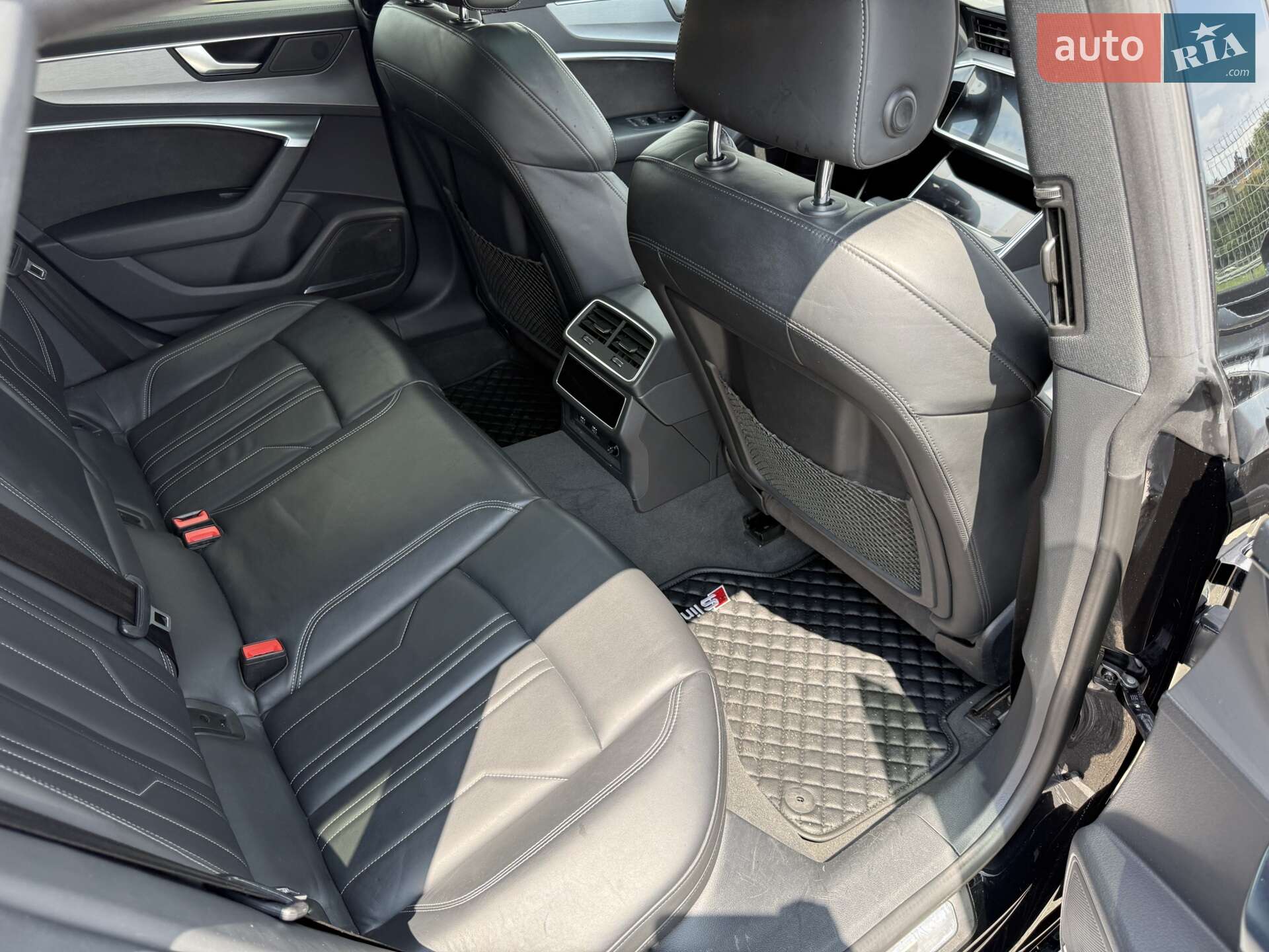 Audi A7 Sportback 2018 VIN WAUZZZF2XKN027798 фото оголошення 28 з 61