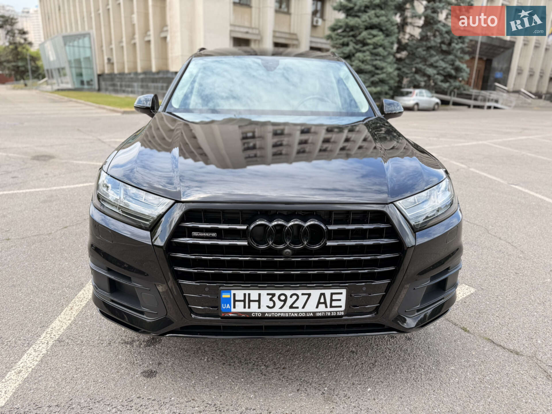 Audi Q7 2018 VIN WA1LHAF78KD025525 фото оголошення 2 з 31