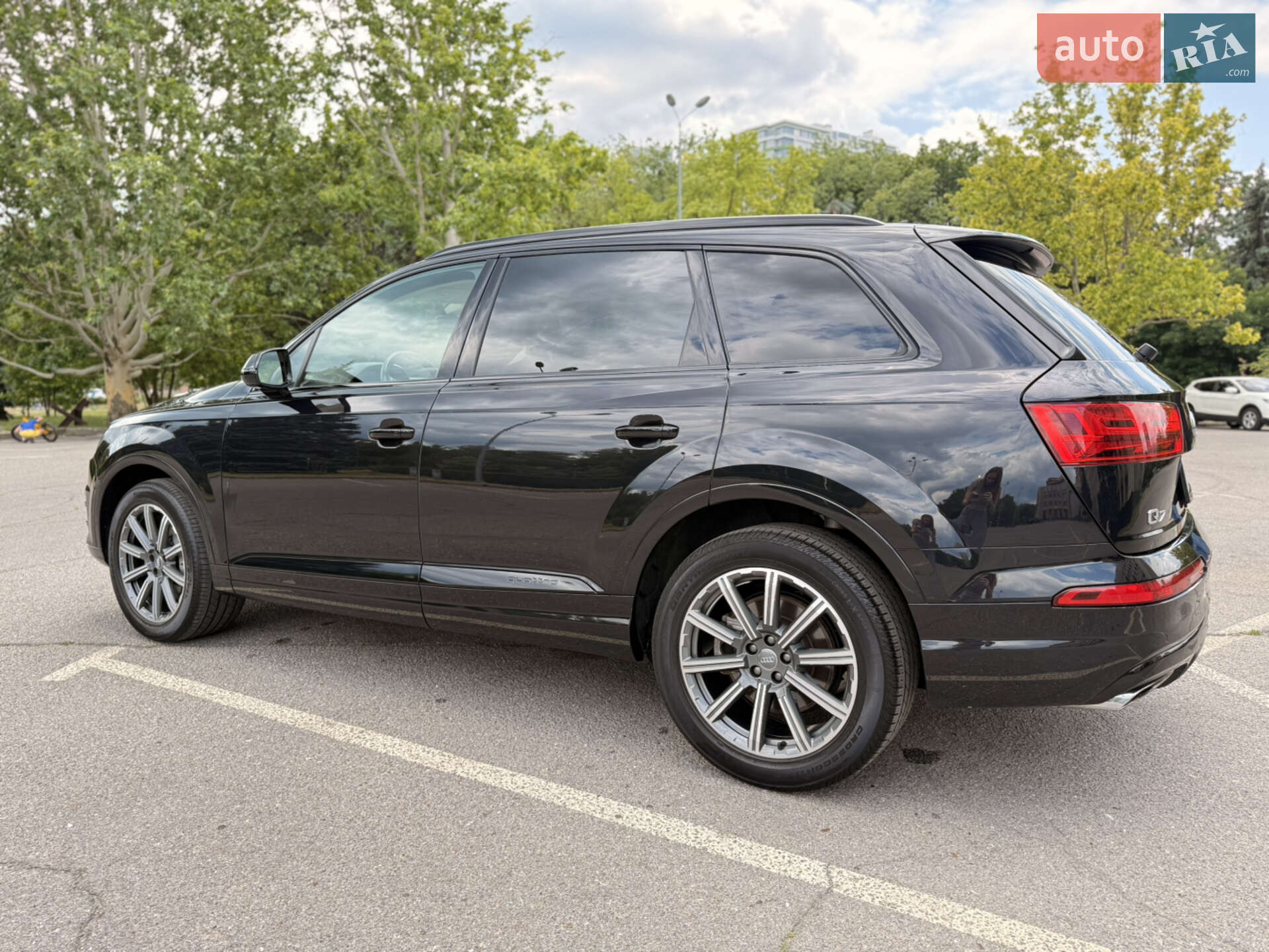 Audi Q7 2018 VIN WA1LHAF78KD025525 фото оголошення 15 з 31