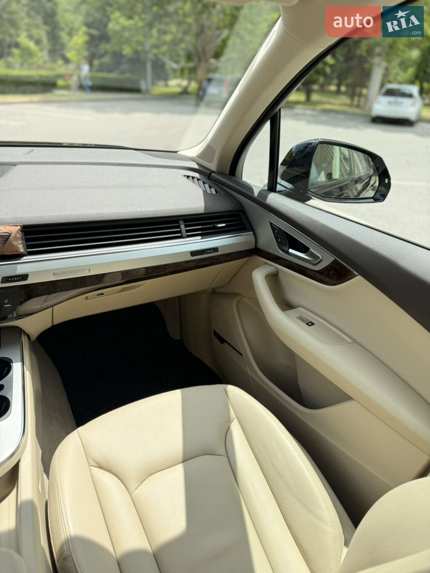 Audi Q7 2018 VIN WA1LHAF78KD025525 фото оголошення 16 з 31
