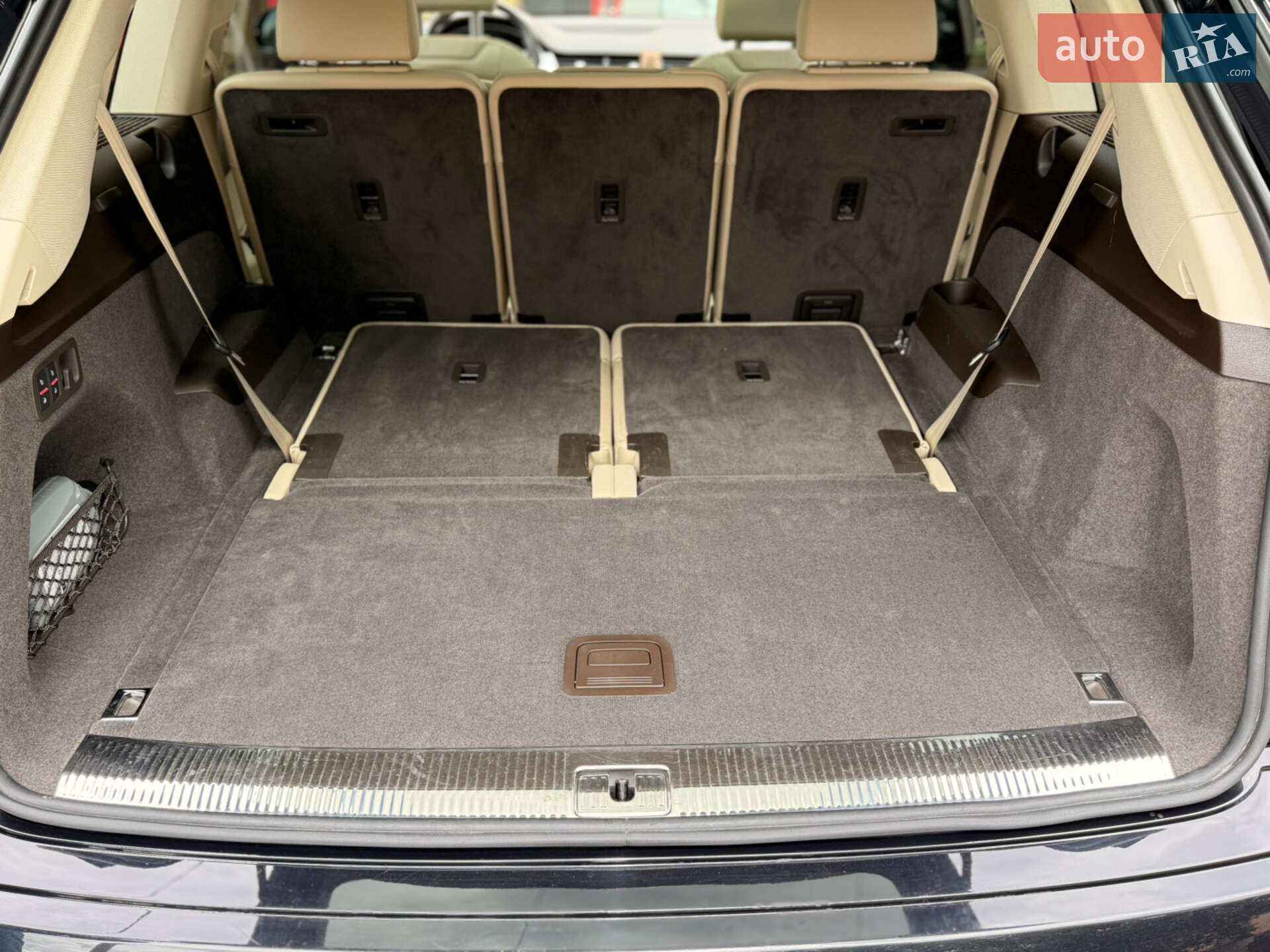 Audi Q7 2018 VIN WA1LHAF78KD025525 фото оголошення 27 з 31