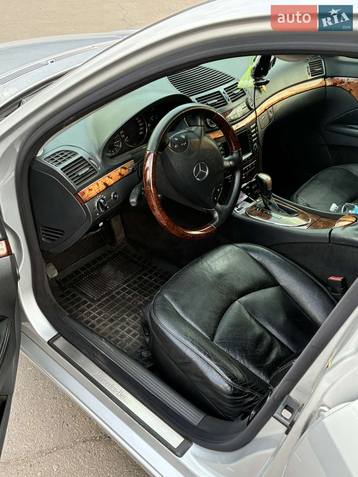 Mercedes-Benz E-Class 2004 VIN WDB2112161A548916 фото оголошення 8 з 14