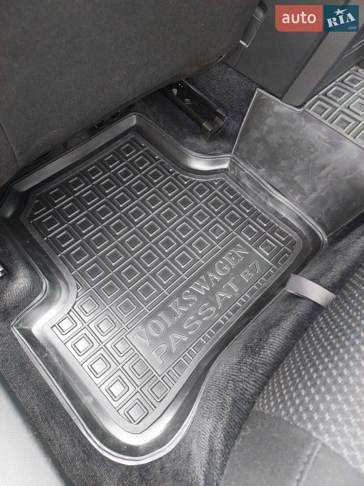Volkswagen Passat 2009 VIN WVWZZZ3CZ9E110717 фото оголошення 4 з 31