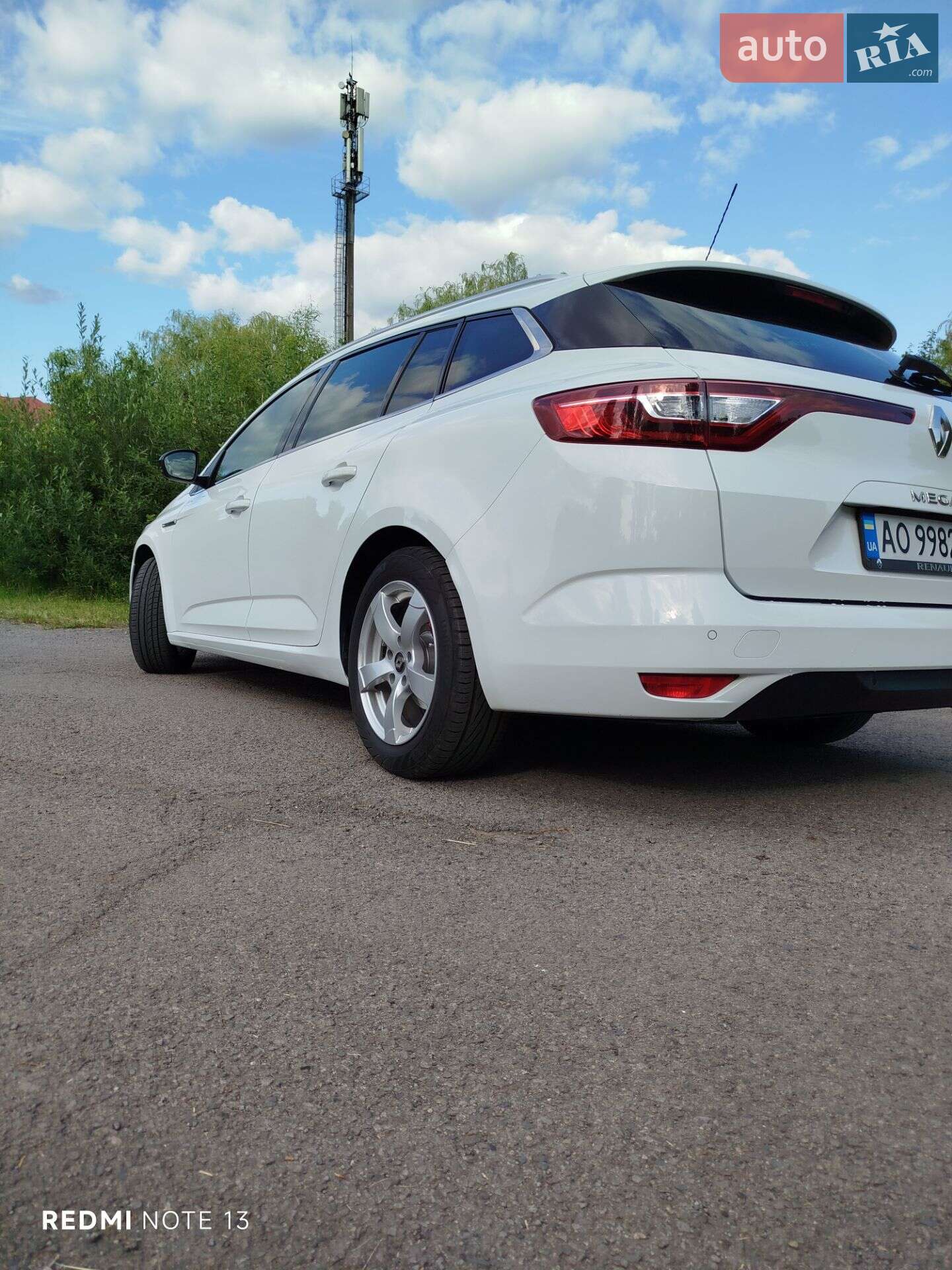 Renault Megane 2018 VIN VF1RFB00261942862 фото оголошення 2 з 15