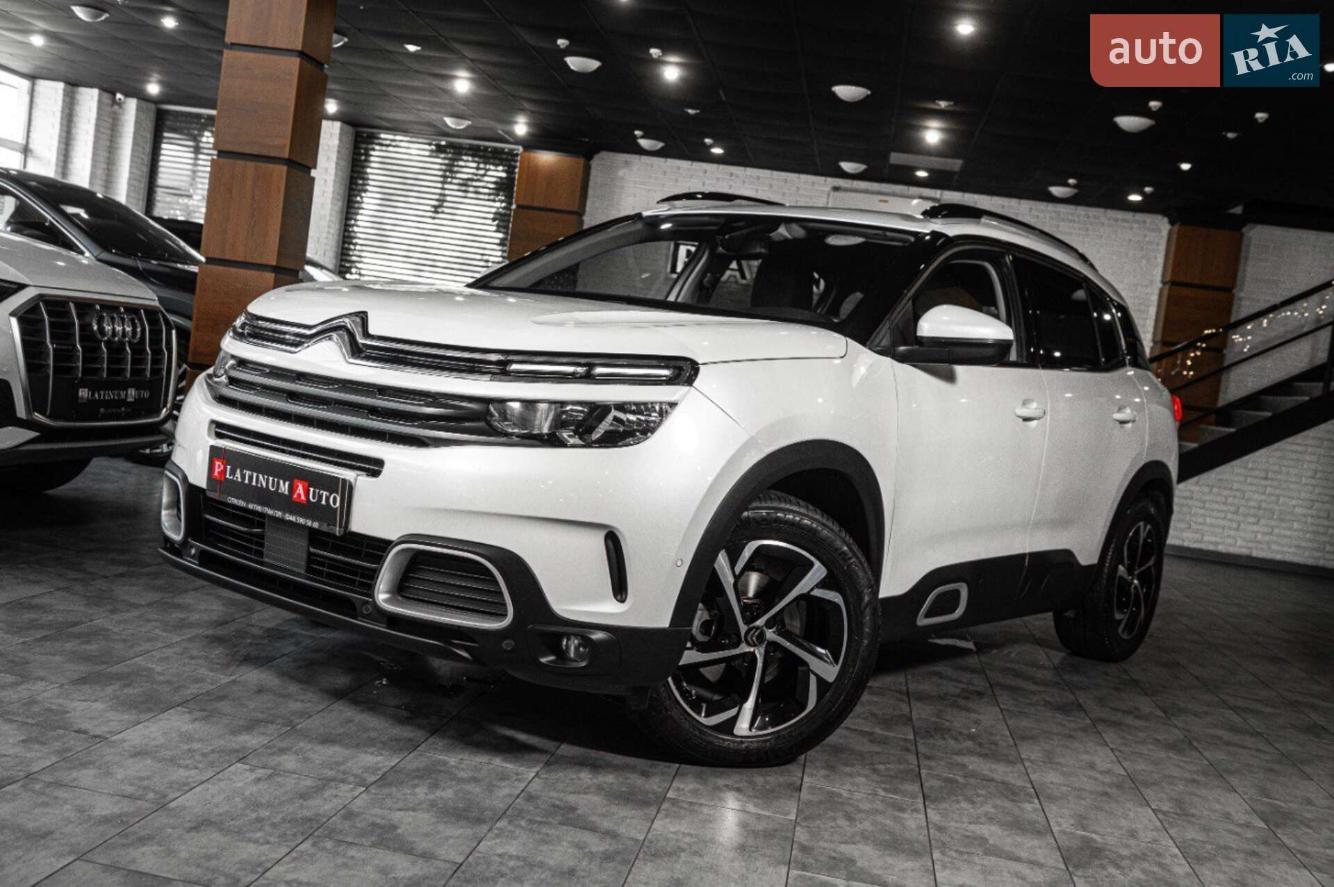 Citroen C5 Aircross 2019 VIN VR7AJEHZNKL111819 фото оголошення 2 з 59