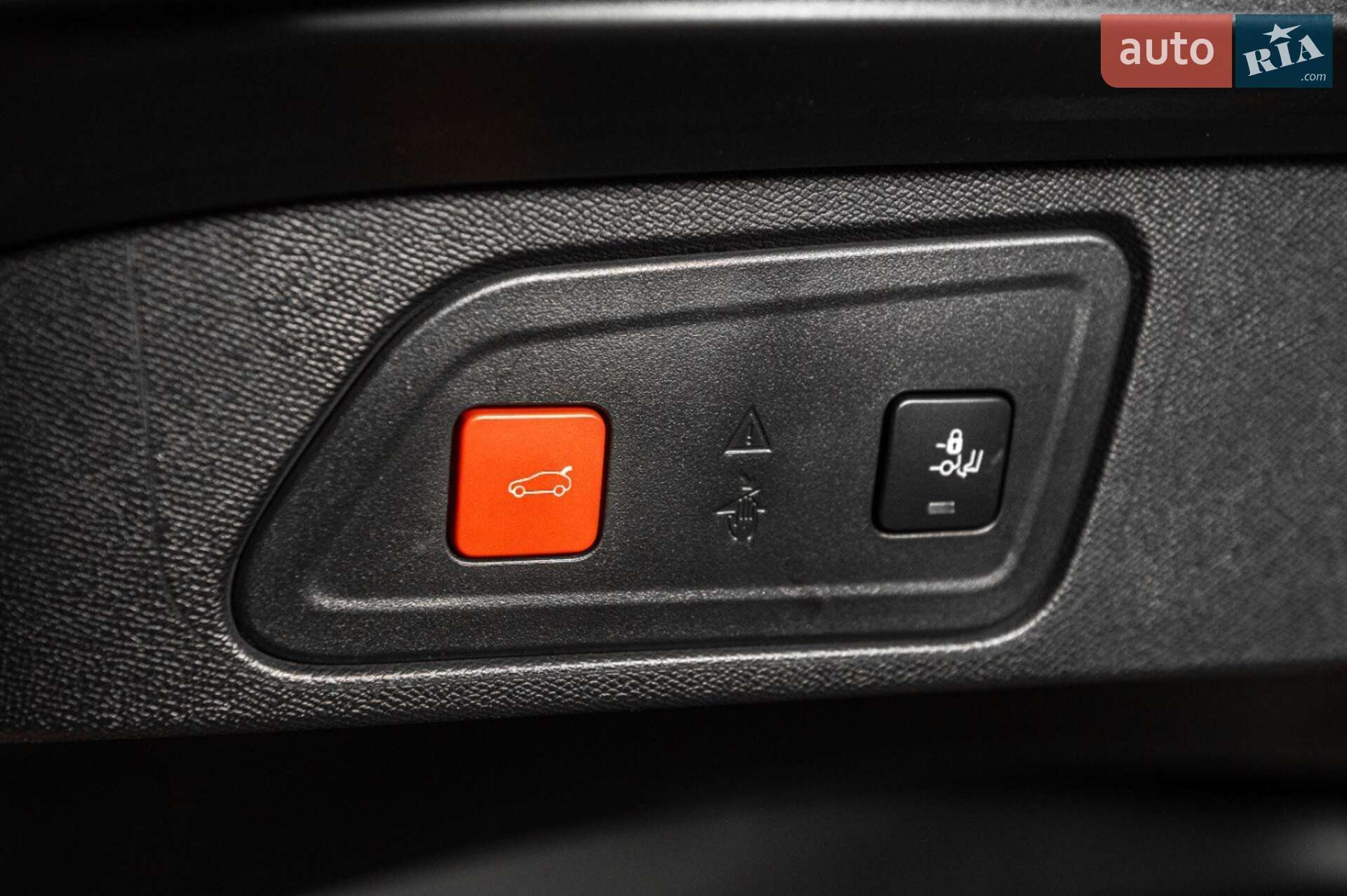 Citroen C5 Aircross 2019 VIN VR7AJEHZNKL111819 фото оголошення 30 з 59