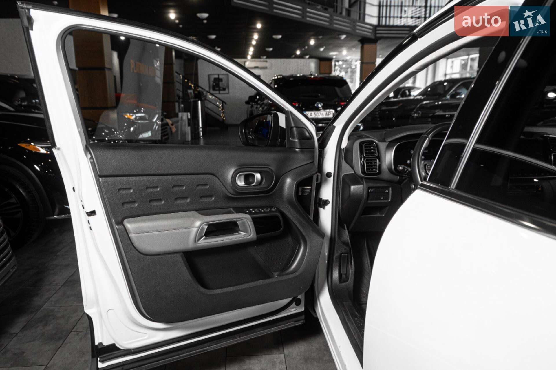 Citroen C5 Aircross 2019 VIN VR7AJEHZNKL111819 фото оголошення 40 з 59