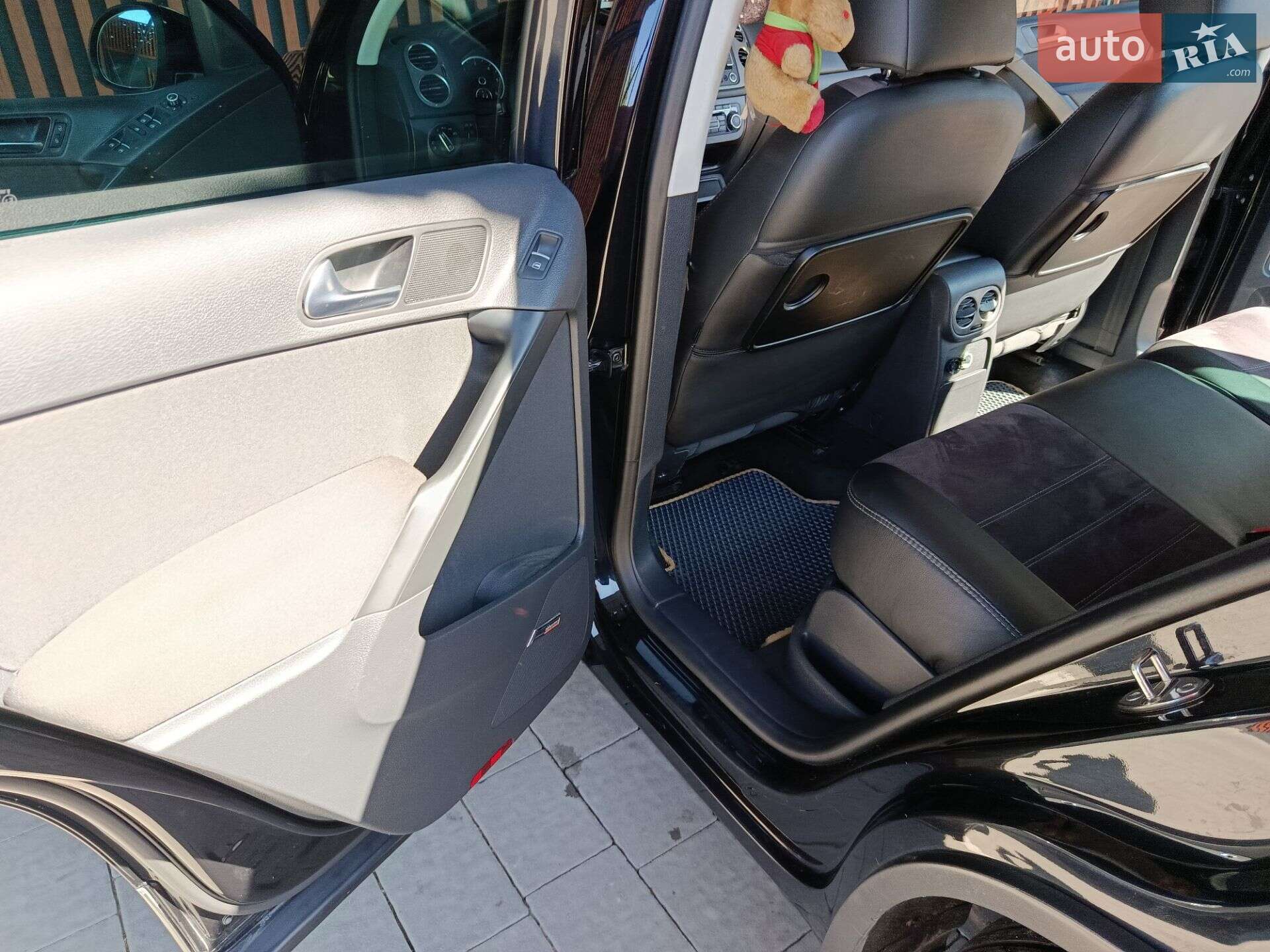 Volkswagen Tiguan 2010 VIN WVGZZZ5NZBW040915 фото оголошення 14 з 24