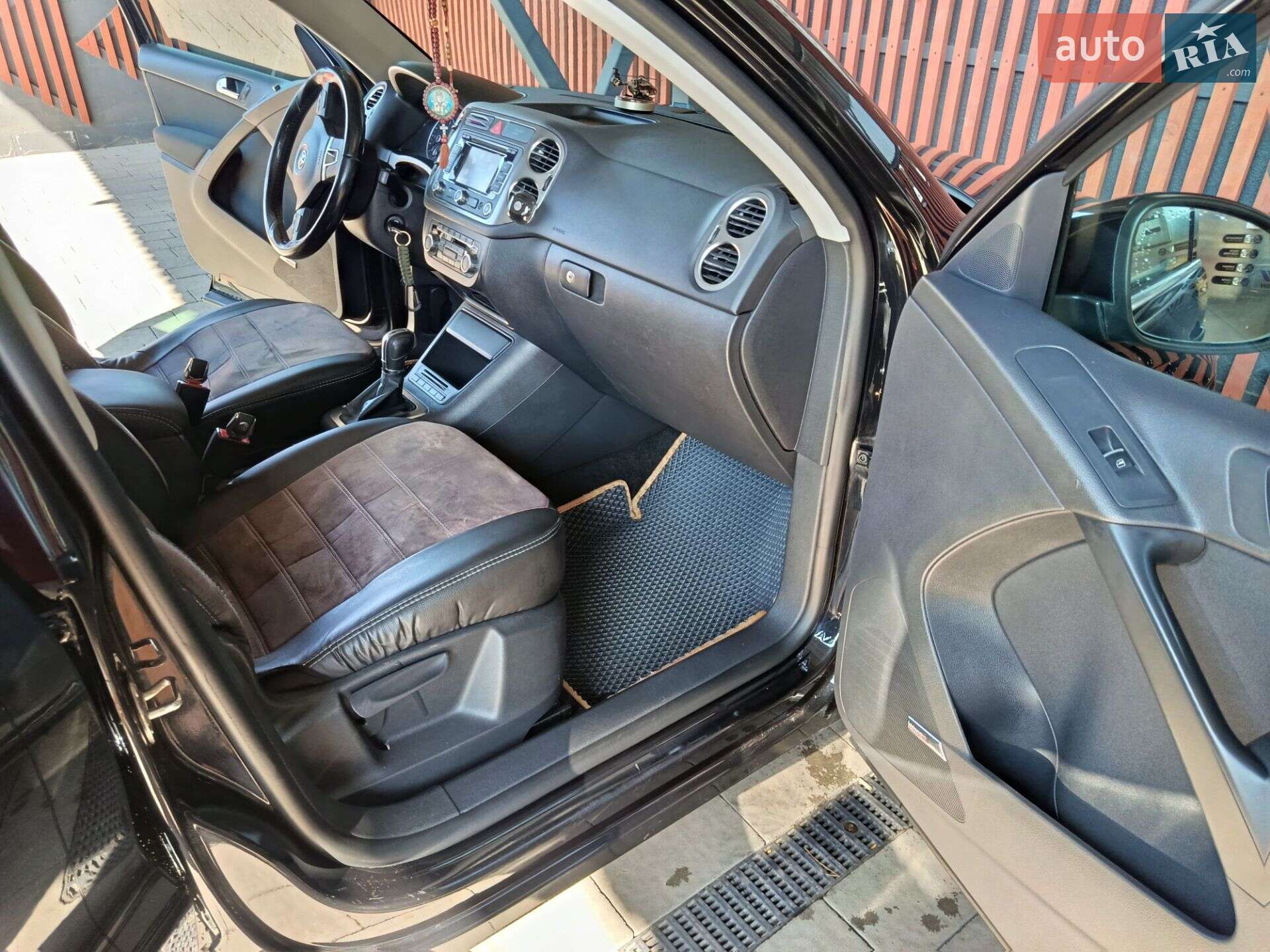Volkswagen Tiguan 2010 VIN WVGZZZ5NZBW040915 фото оголошення 15 з 24