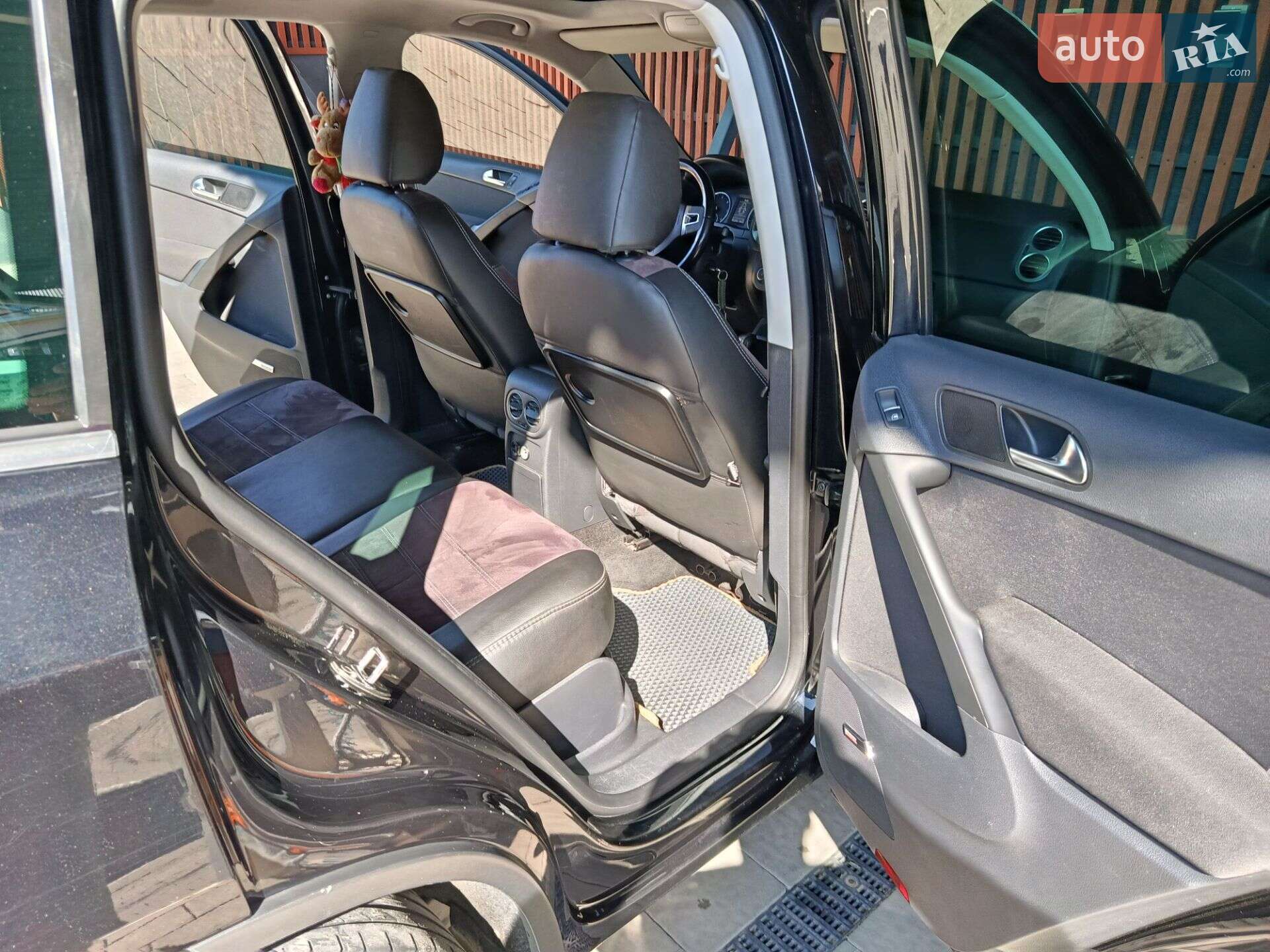 Volkswagen Tiguan 2010 VIN WVGZZZ5NZBW040915 фото оголошення 16 з 24