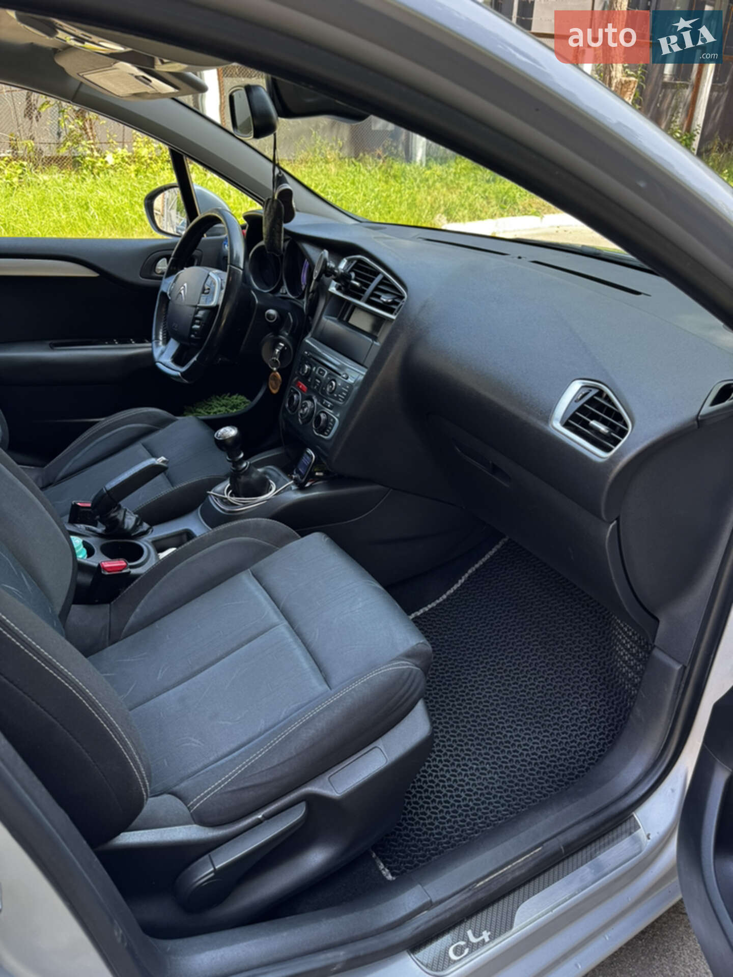 Citroen C4 2011 VIN VF7NC9HR8BY523600 фото оголошення 8 з 10